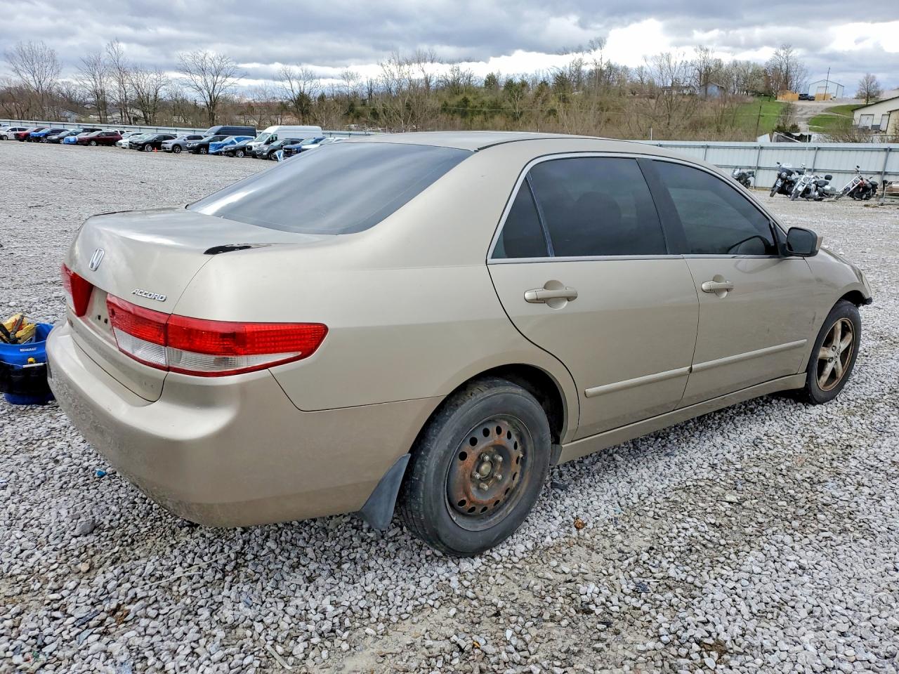 2004 Honda Accord Ex Gold vin: JHMCM56624C030176