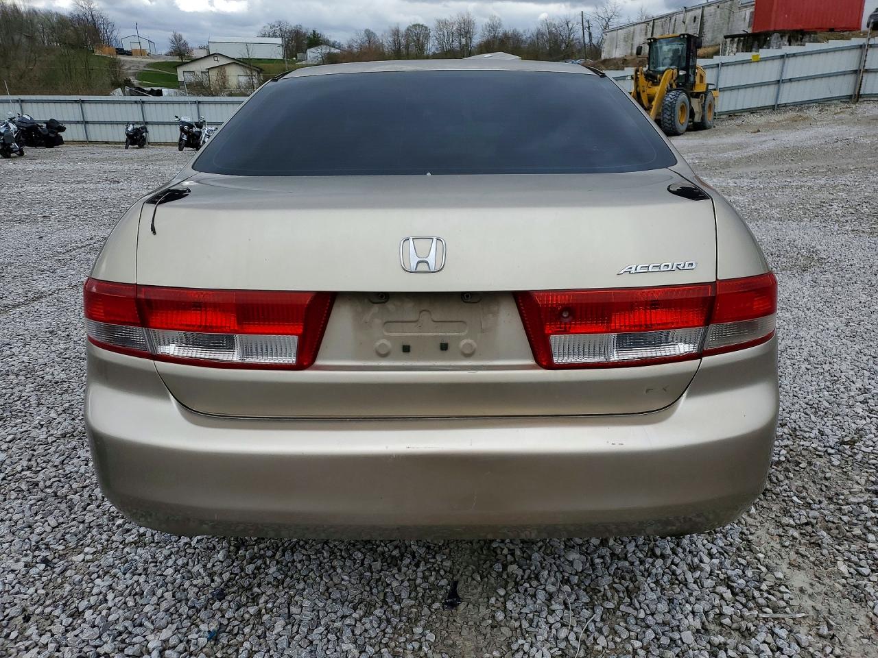 2004 Honda Accord Ex Gold vin: JHMCM56624C030176