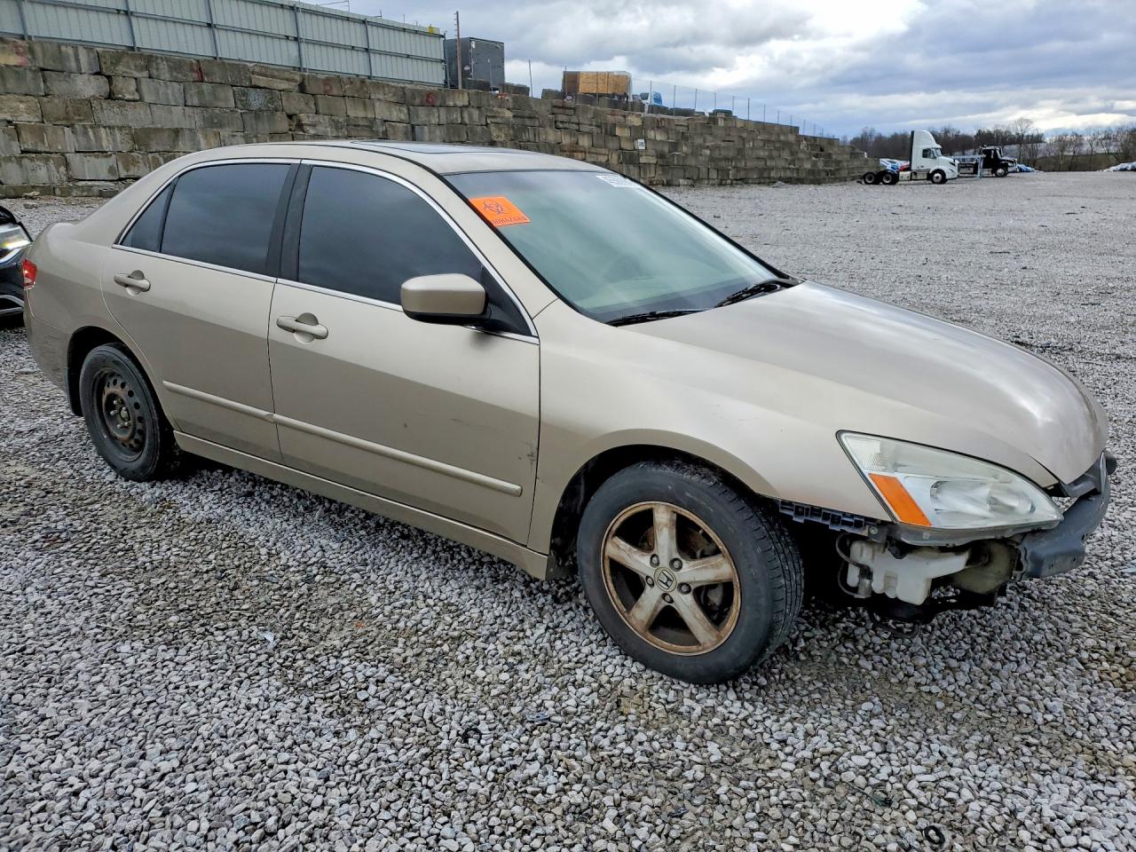 2004 Honda Accord Ex Gold vin: JHMCM56624C030176