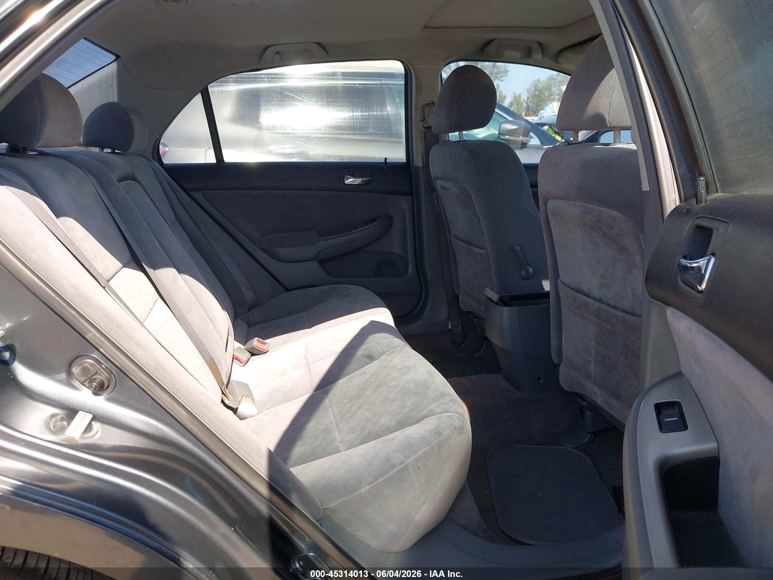 2004 Honda Accord 2.4 Ex Серый vin: JHMCM56634C038738