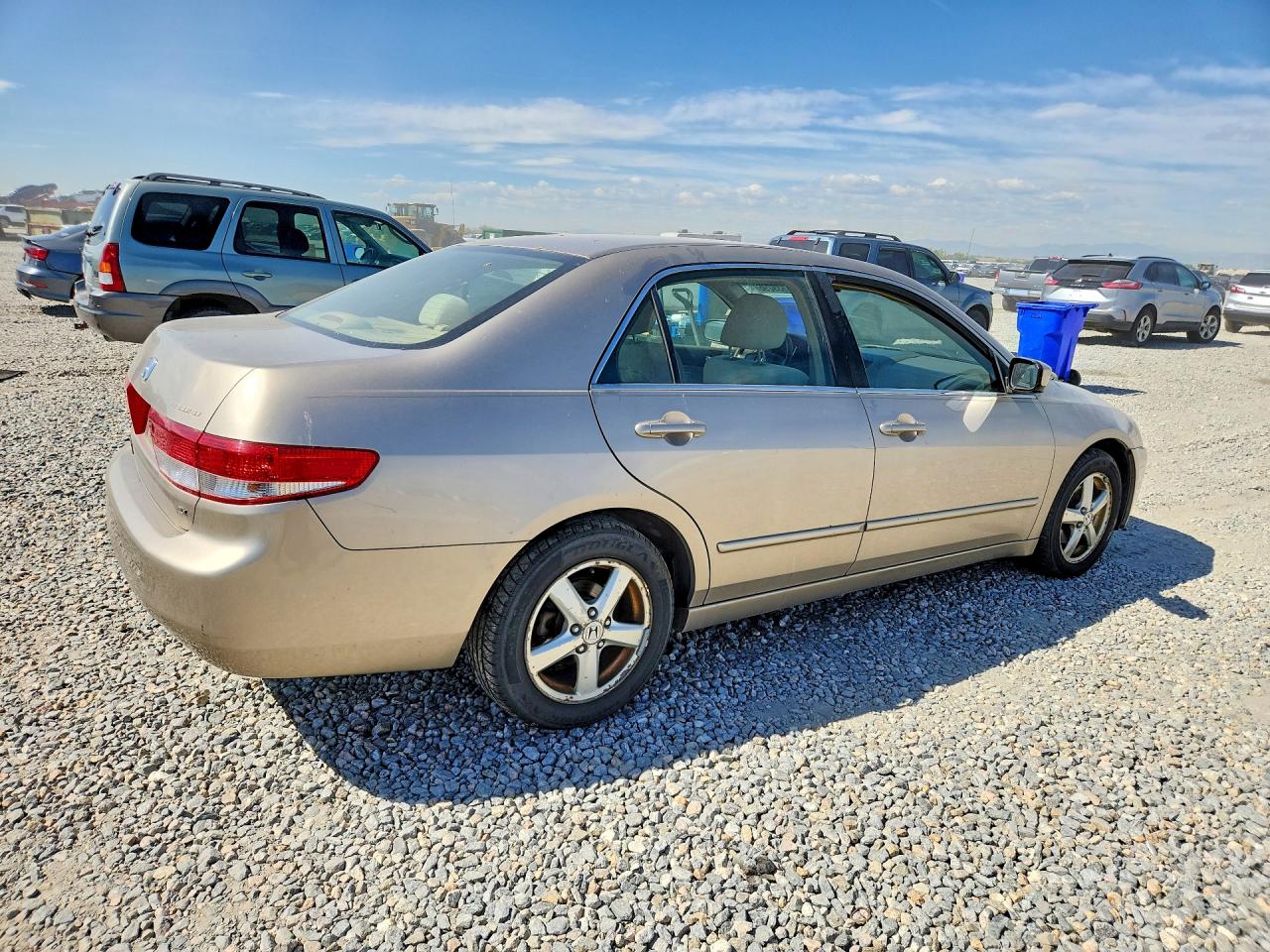 2003 Honda Accord Ex Gold vin: JHMCM56643C013569