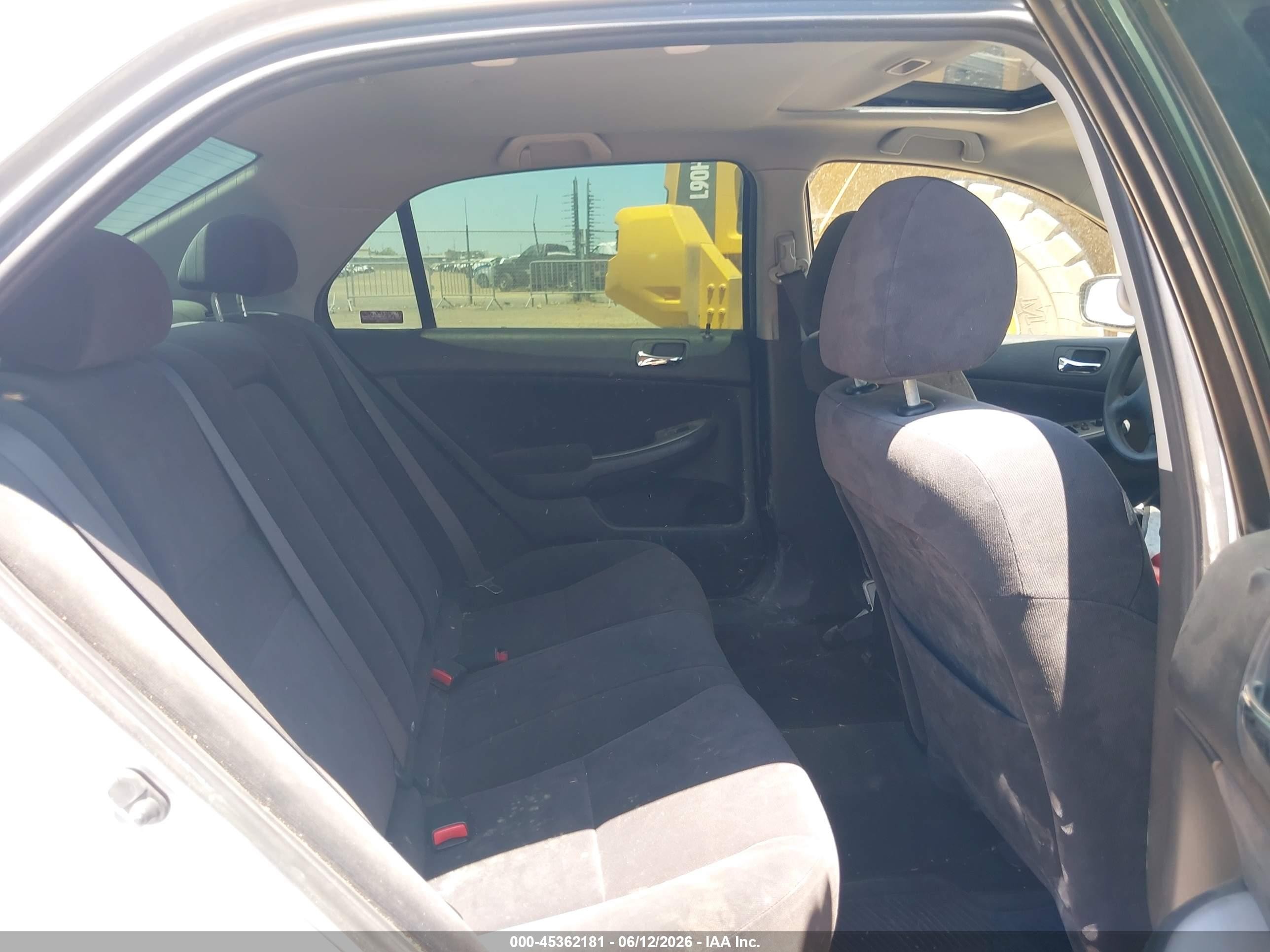 2004 Honda Accord 2.4 Ex Silver vin: JHMCM56644C020538
