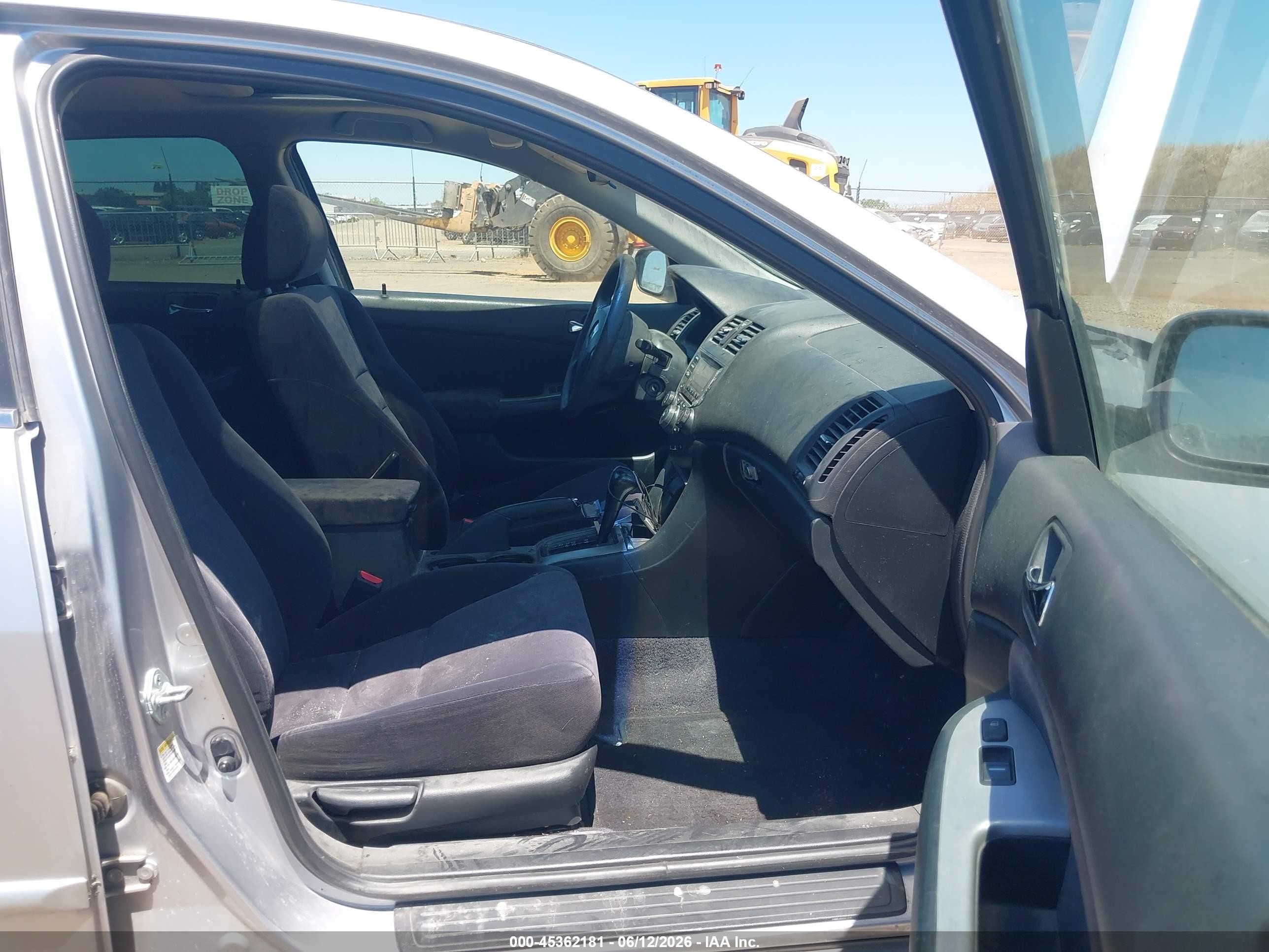 2004 Honda Accord 2.4 Ex Silver vin: JHMCM56644C020538