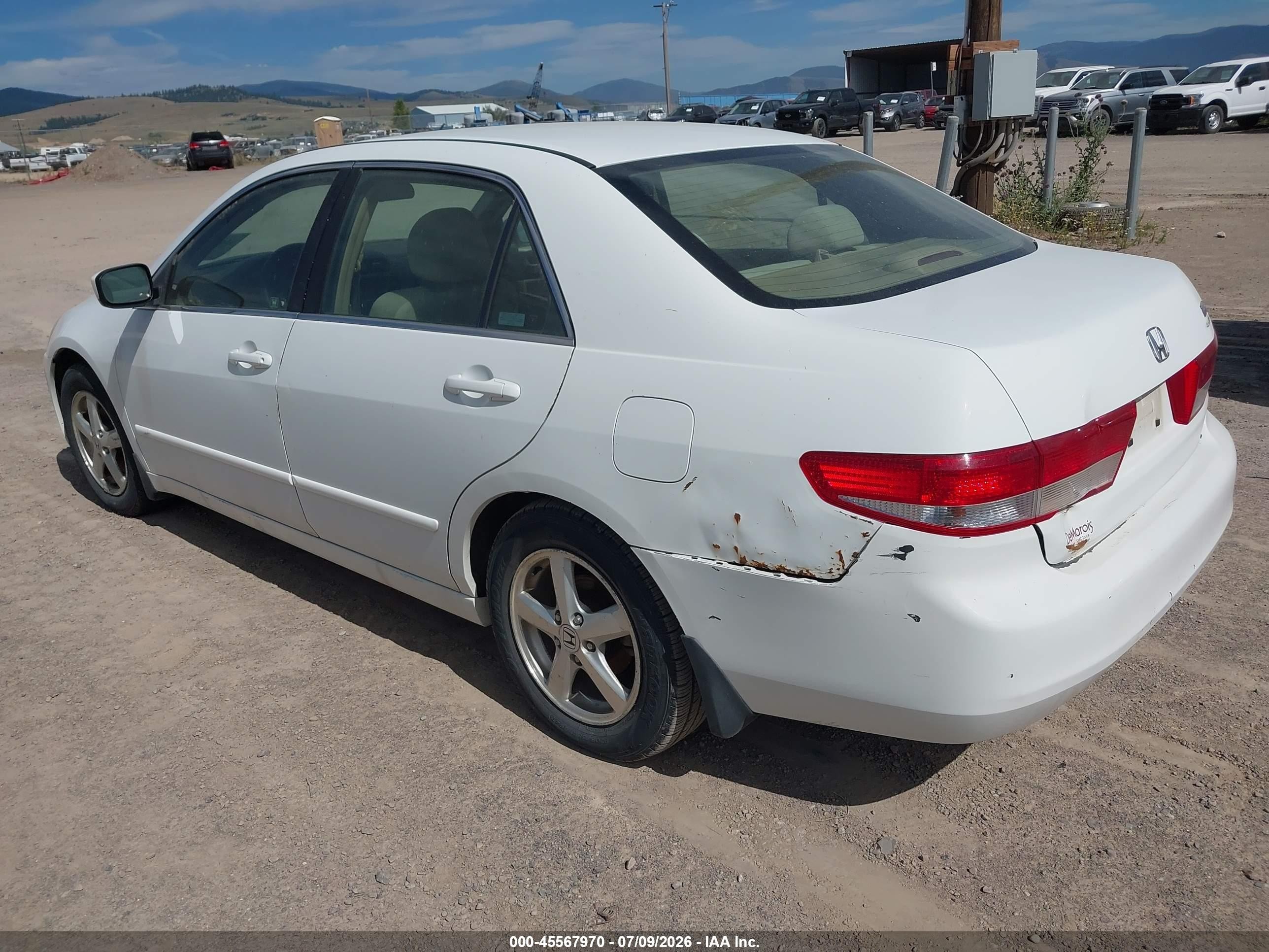 2004 Honda Accord 2.4 Ex White vin: JHMCM56654C033024