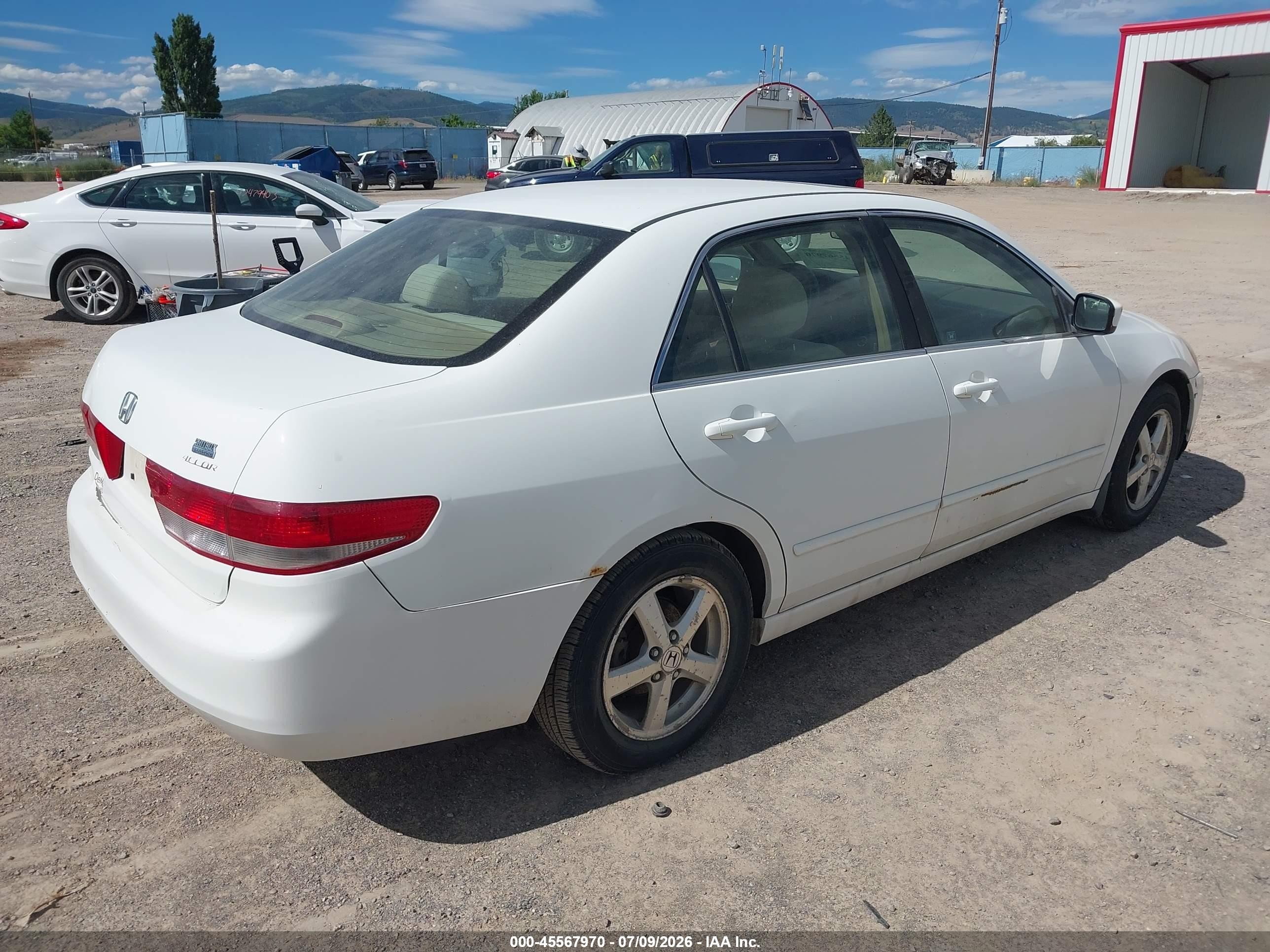 2004 Honda Accord 2.4 Ex White vin: JHMCM56654C033024
