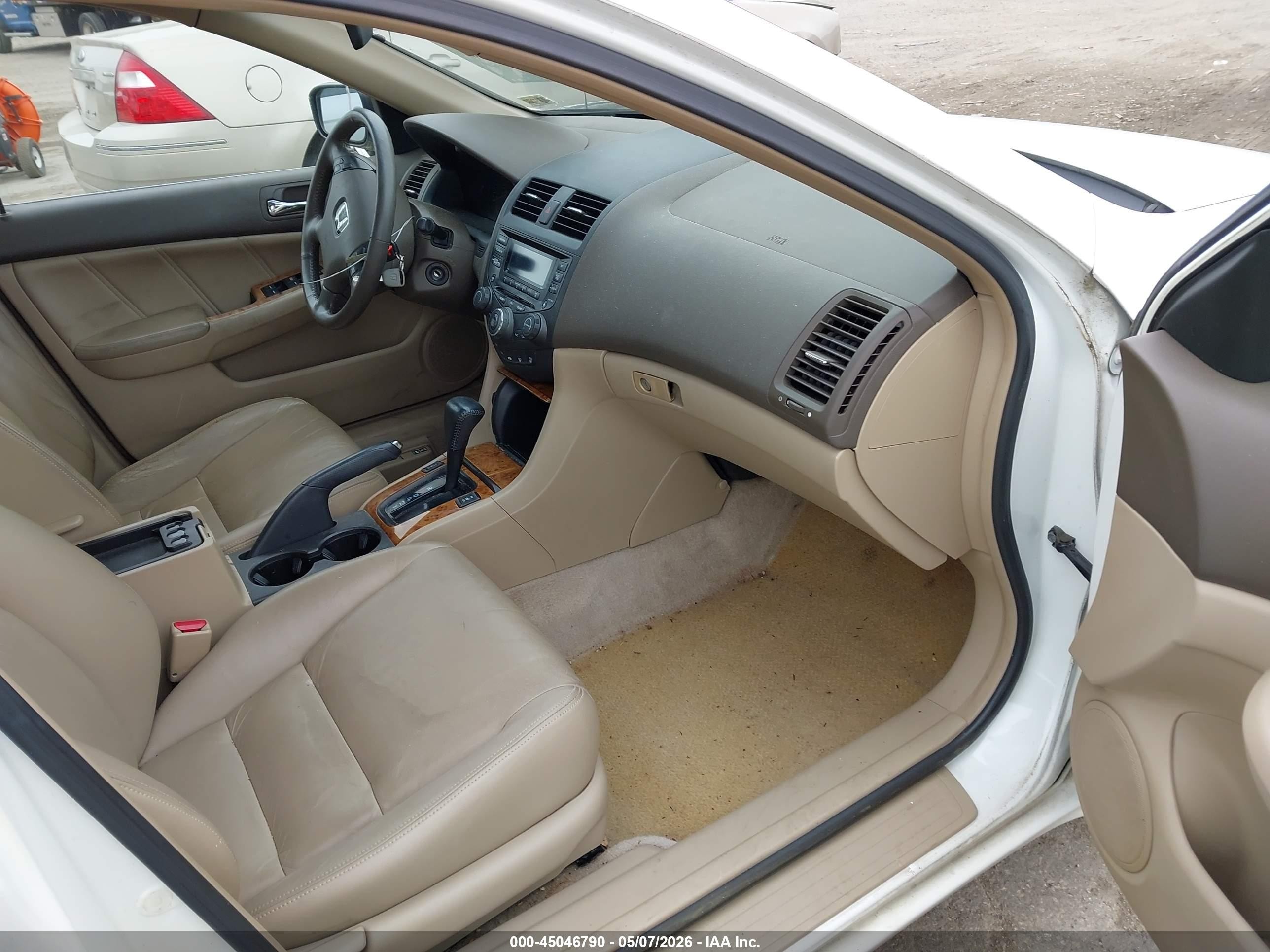 2003 Honda Accord 2.4 Ex White vin: JHMCM56663C004193