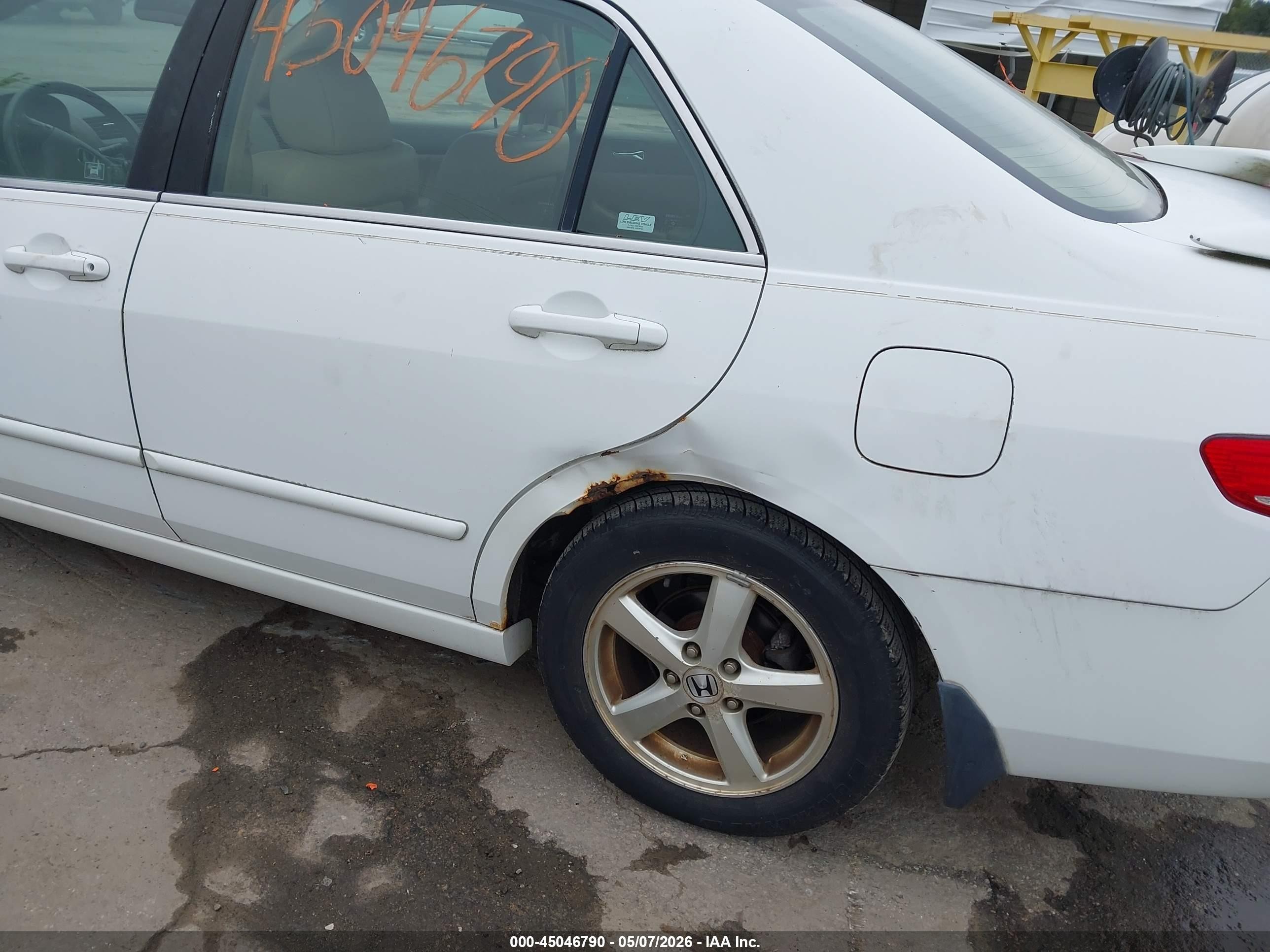 2003 Honda Accord 2.4 Ex White vin: JHMCM56663C004193