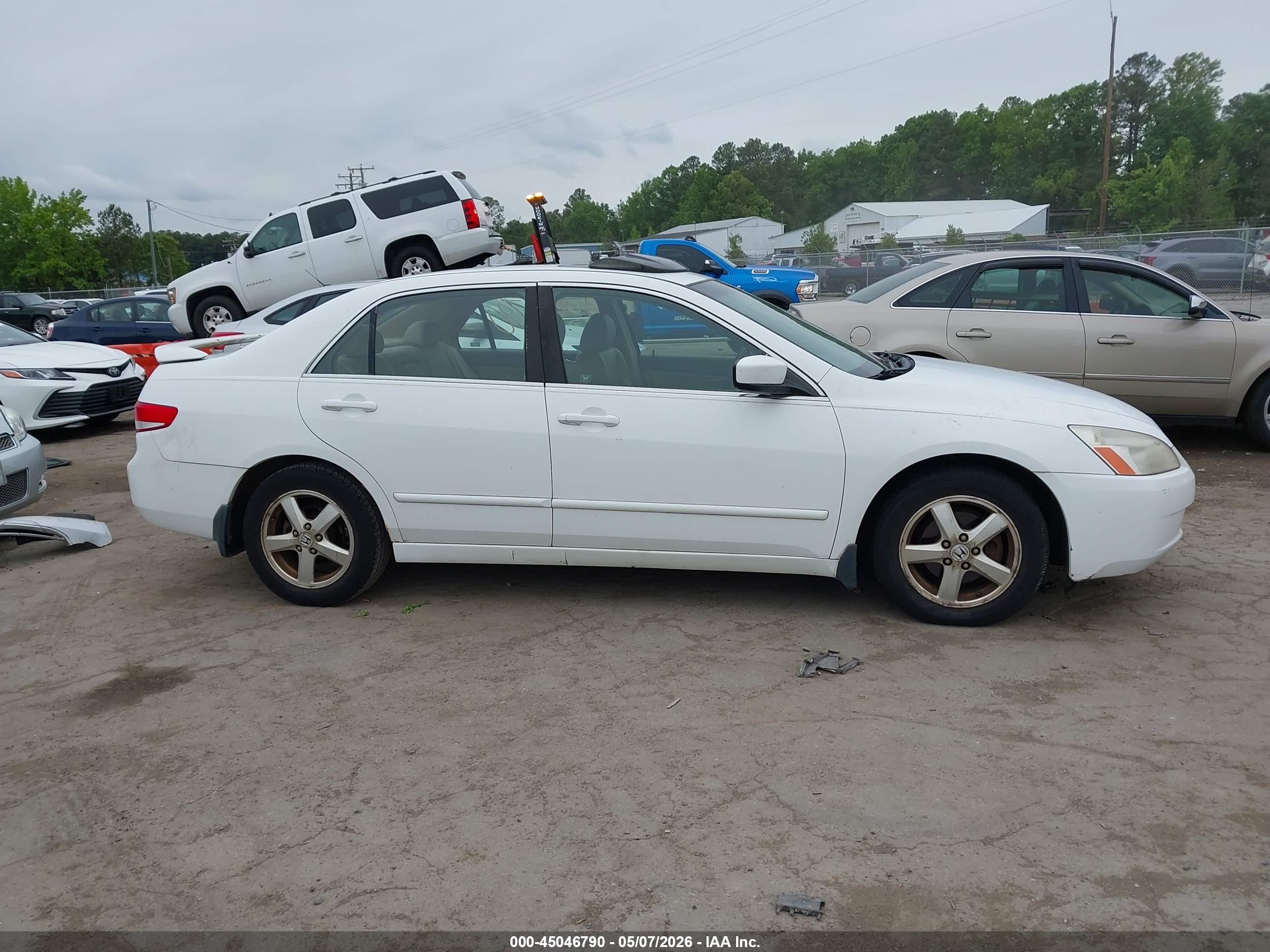2003 Honda Accord 2.4 Ex White vin: JHMCM56663C004193