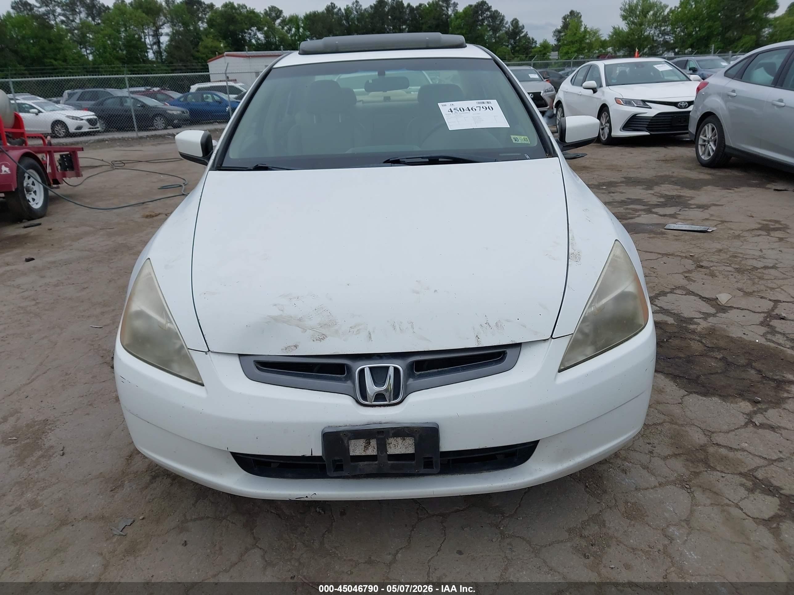 2003 Honda Accord 2.4 Ex White vin: JHMCM56663C004193