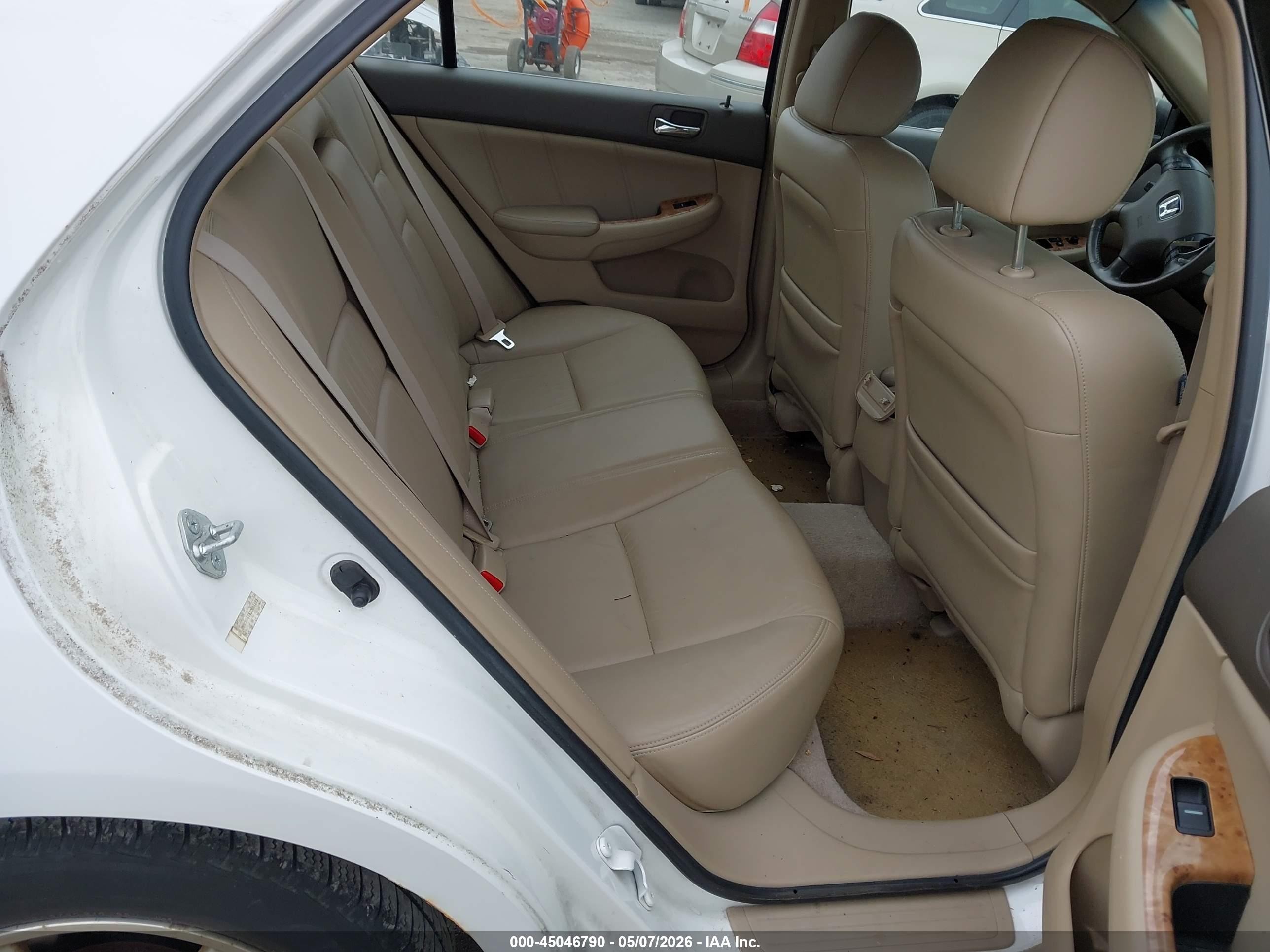 2003 Honda Accord 2.4 Ex White vin: JHMCM56663C004193