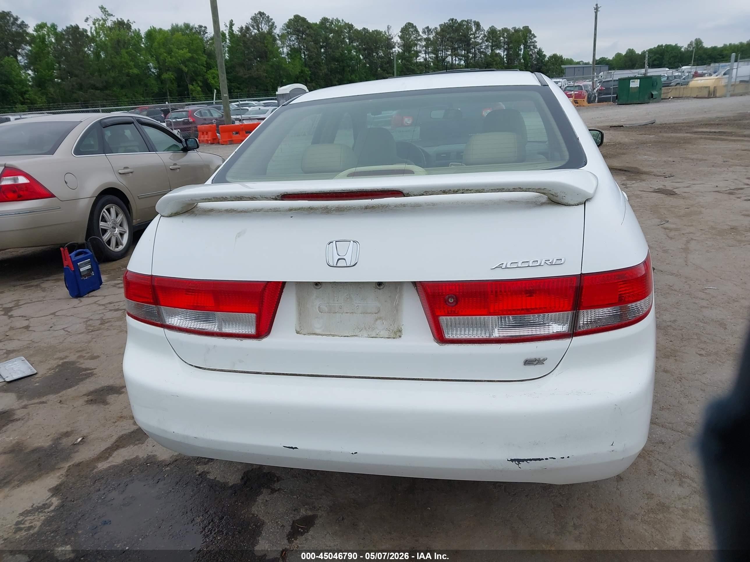 2003 Honda Accord 2.4 Ex White vin: JHMCM56663C004193