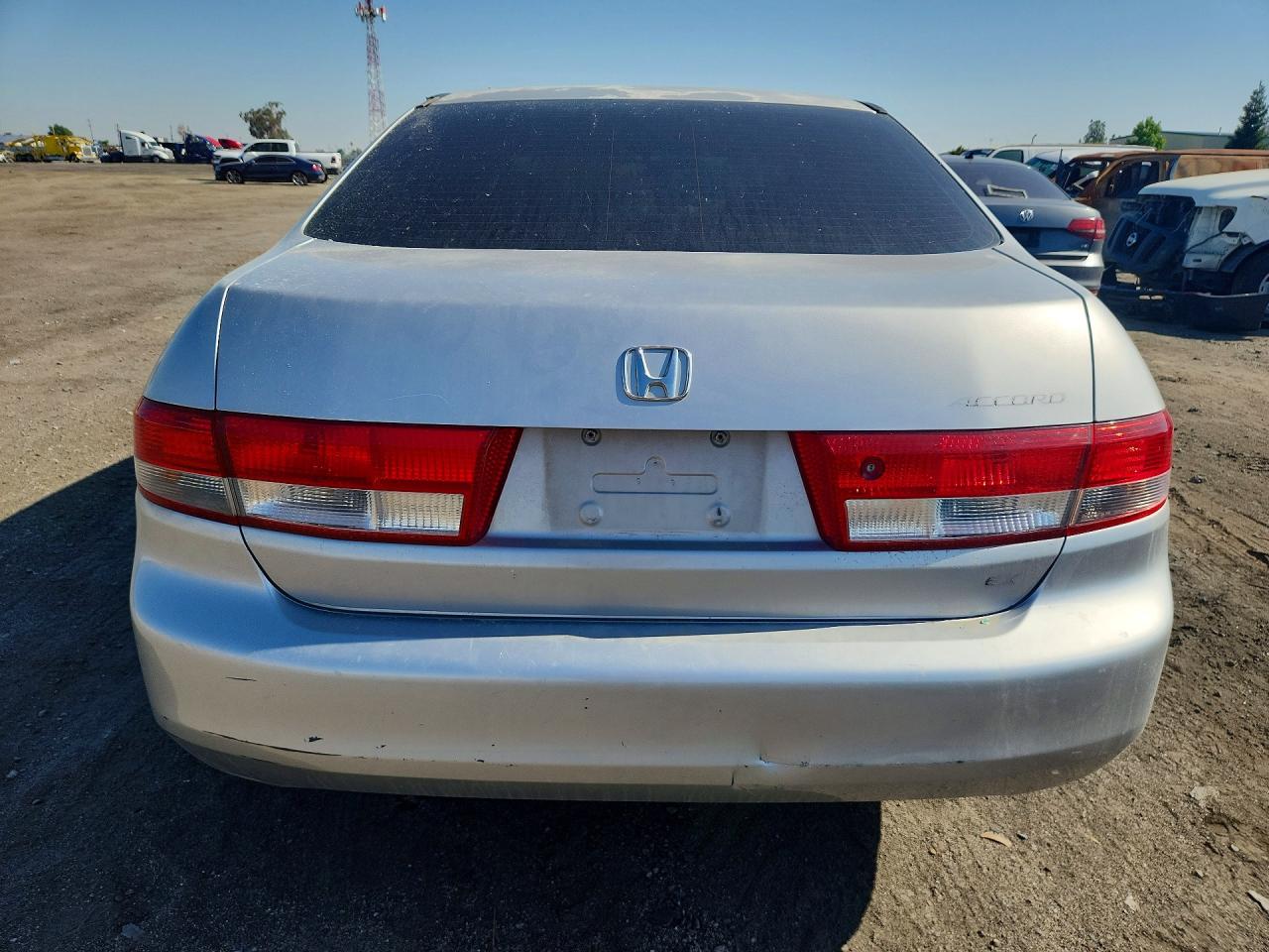 2003 Honda Accord Silver vin: JHMCM56663C024184