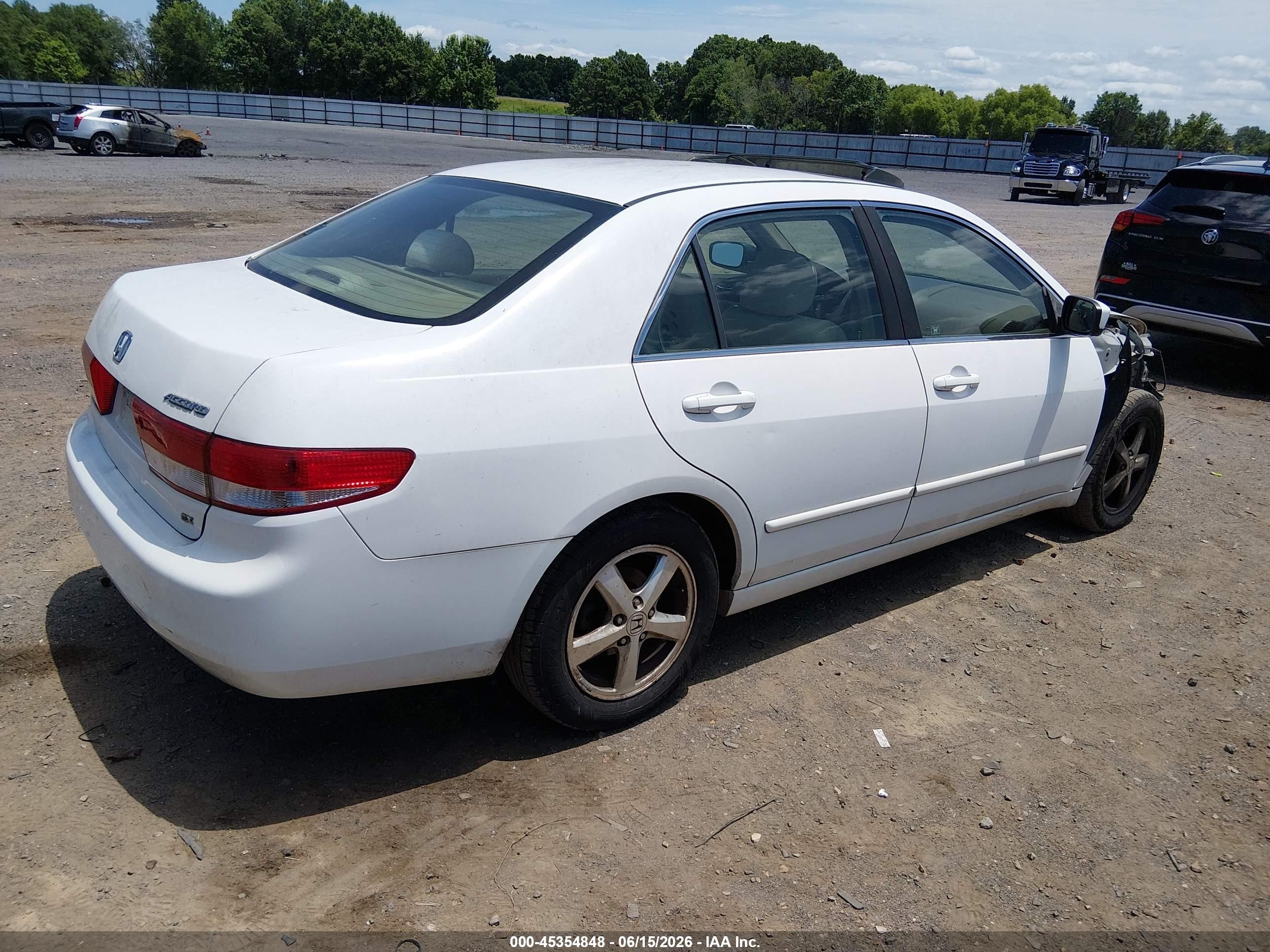 2003 Honda Accord 2.4 Ex White vin: JHMCM56683C022095