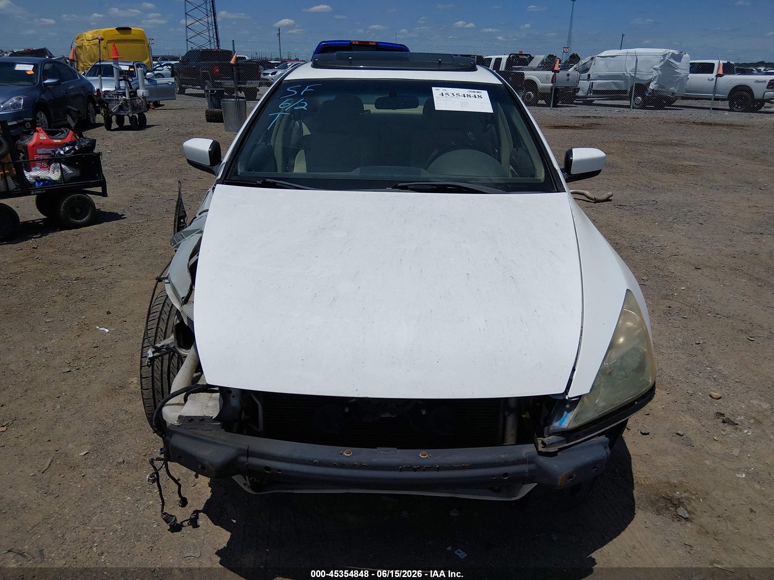 2003 Honda Accord 2.4 Ex White vin: JHMCM56683C022095