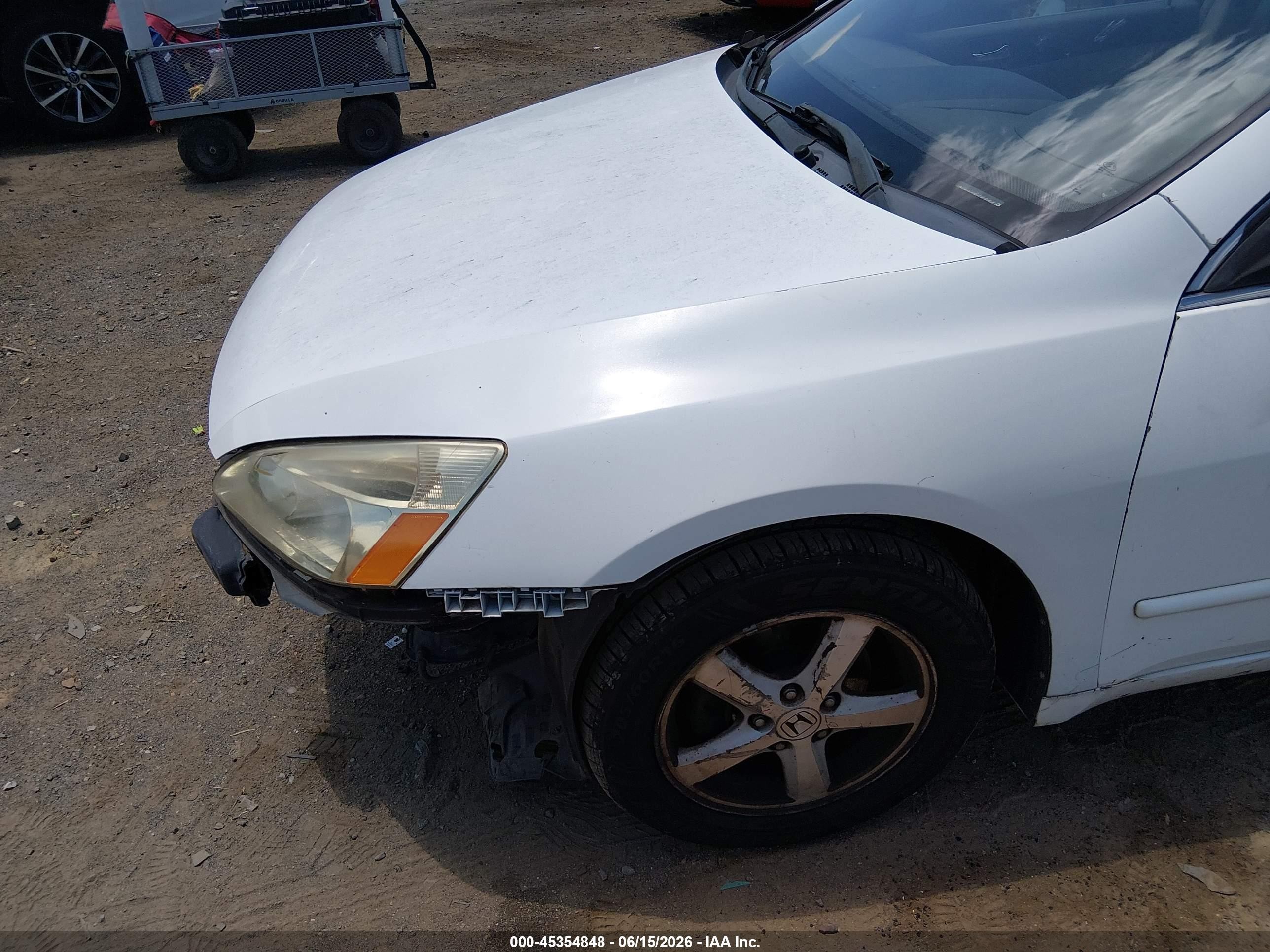 2003 Honda Accord 2.4 Ex White vin: JHMCM56683C022095