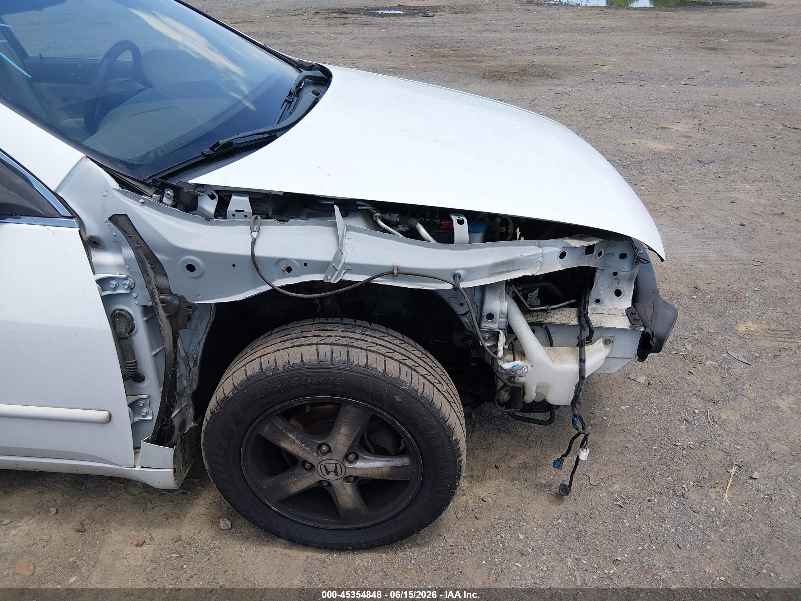 2003 Honda Accord 2.4 Ex White vin: JHMCM56683C022095