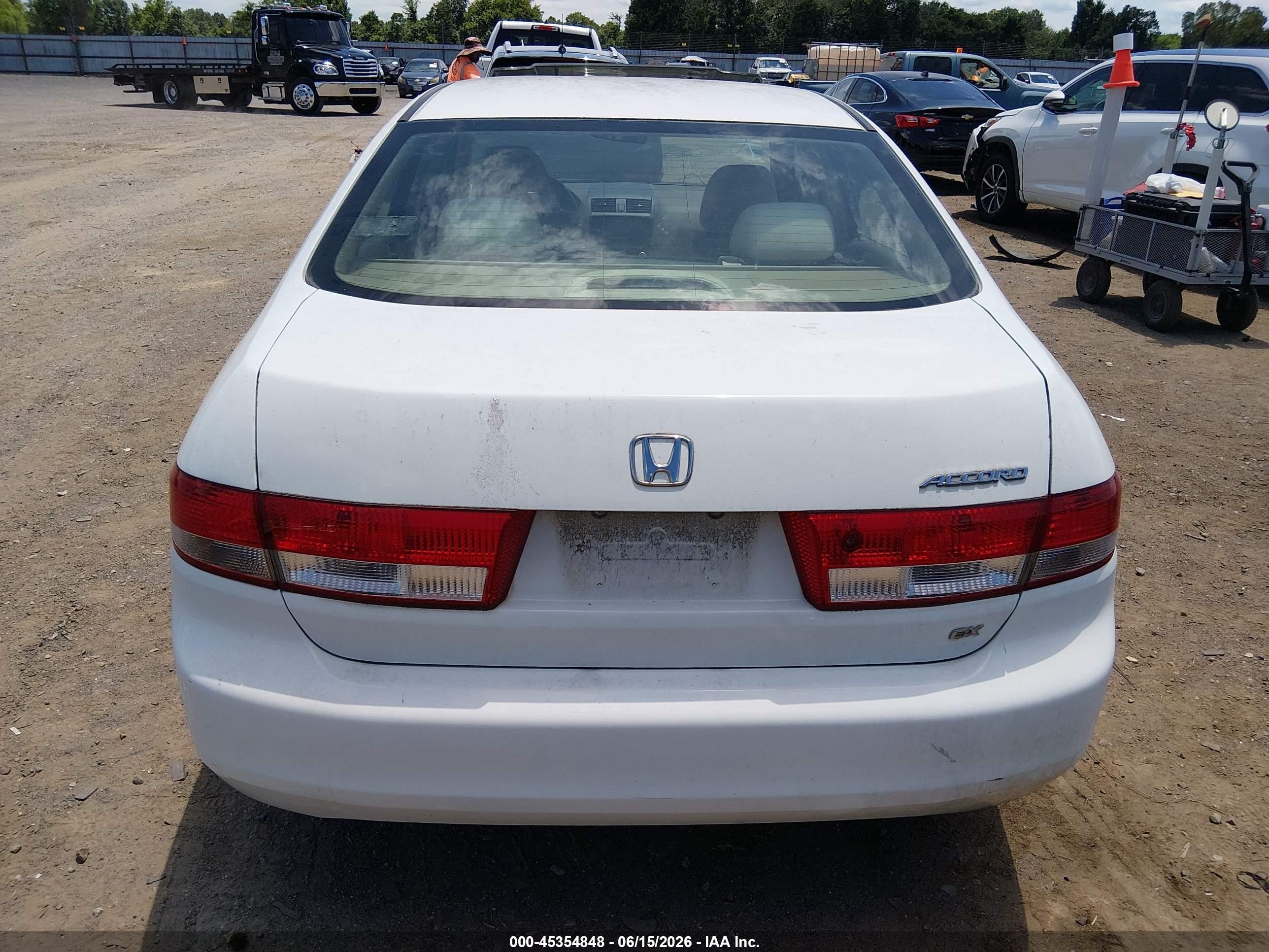 2003 Honda Accord 2.4 Ex White vin: JHMCM56683C022095