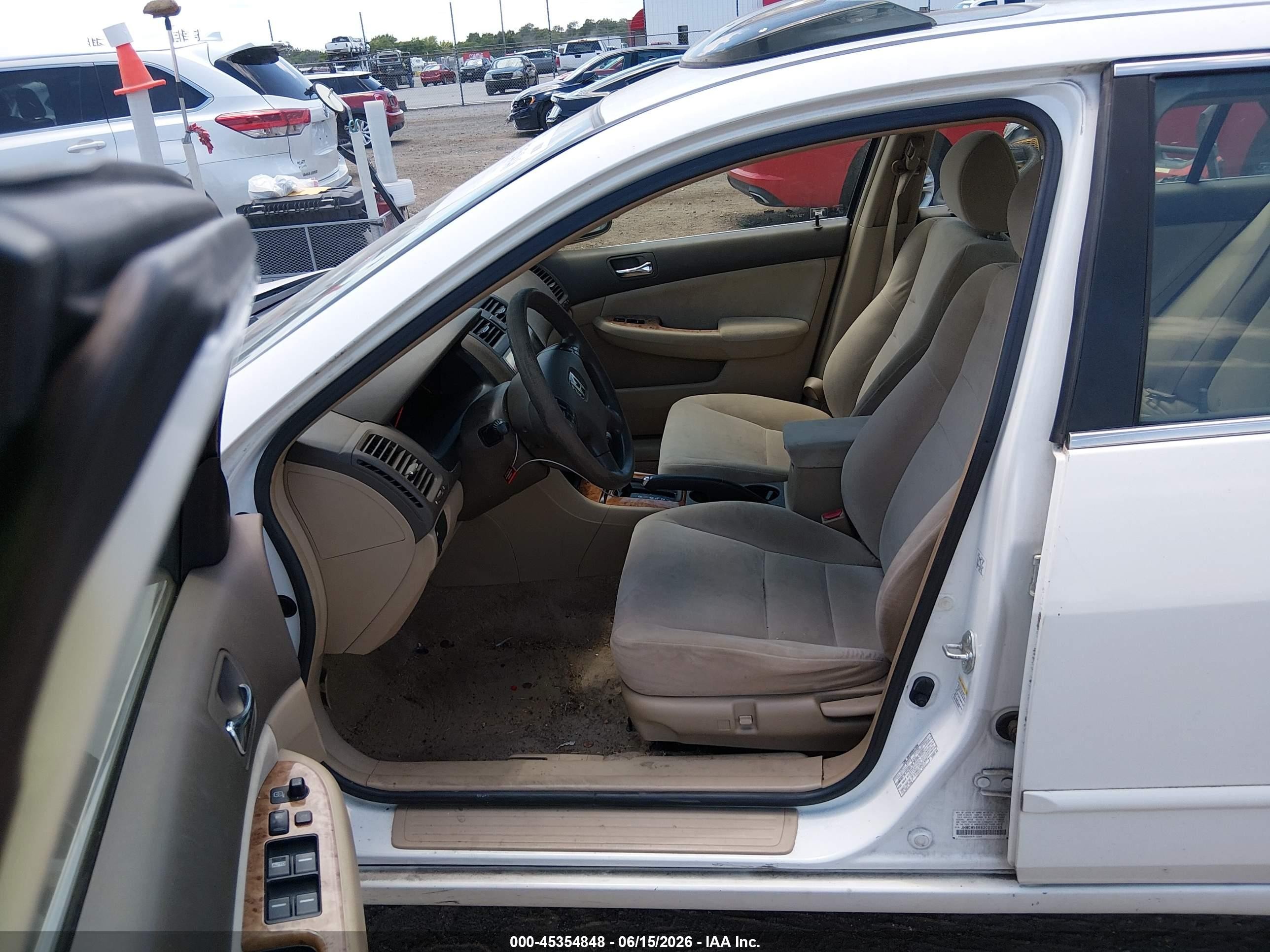 2003 Honda Accord 2.4 Ex White vin: JHMCM56683C022095