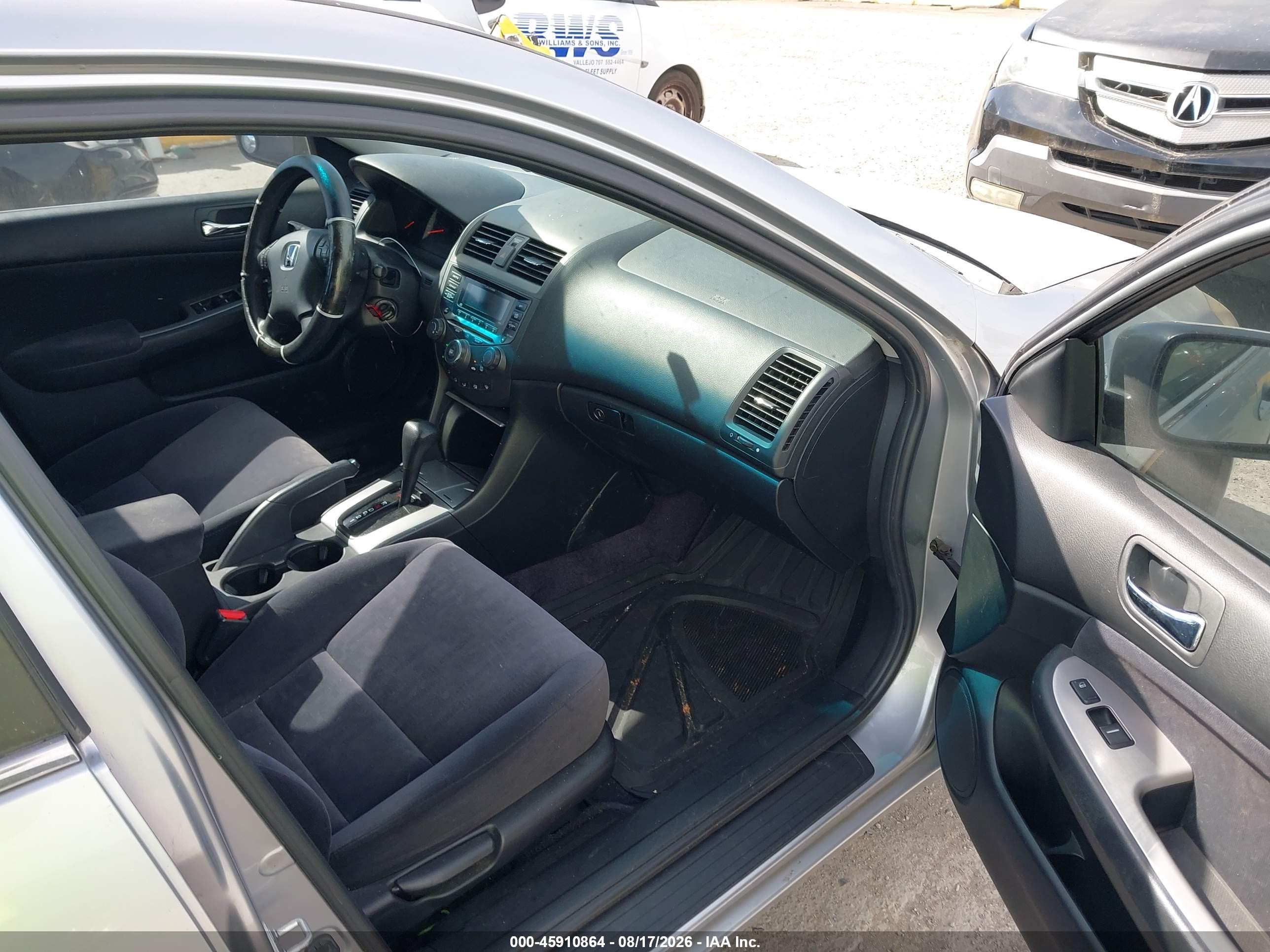 2005 Honda Accord 2.4 Ex Silver vin: JHMCM56705C003147