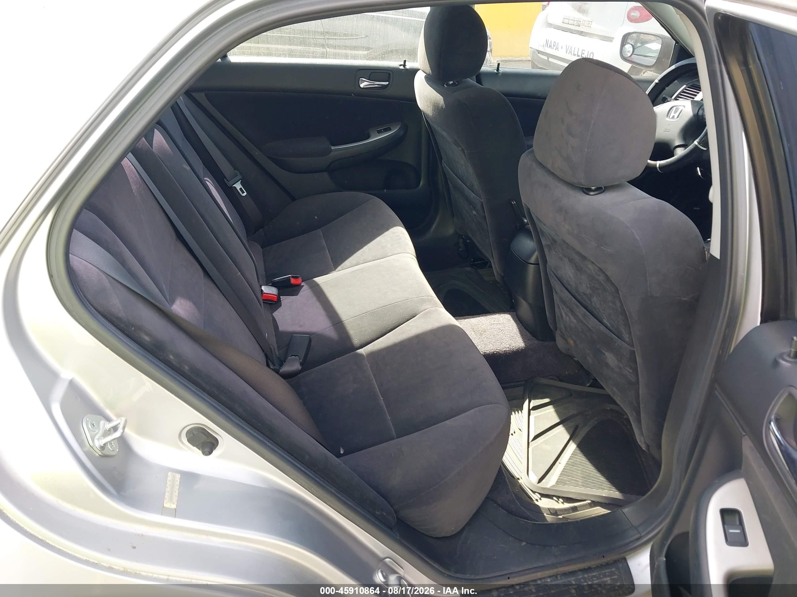 2005 Honda Accord 2.4 Ex Silver vin: JHMCM56705C003147