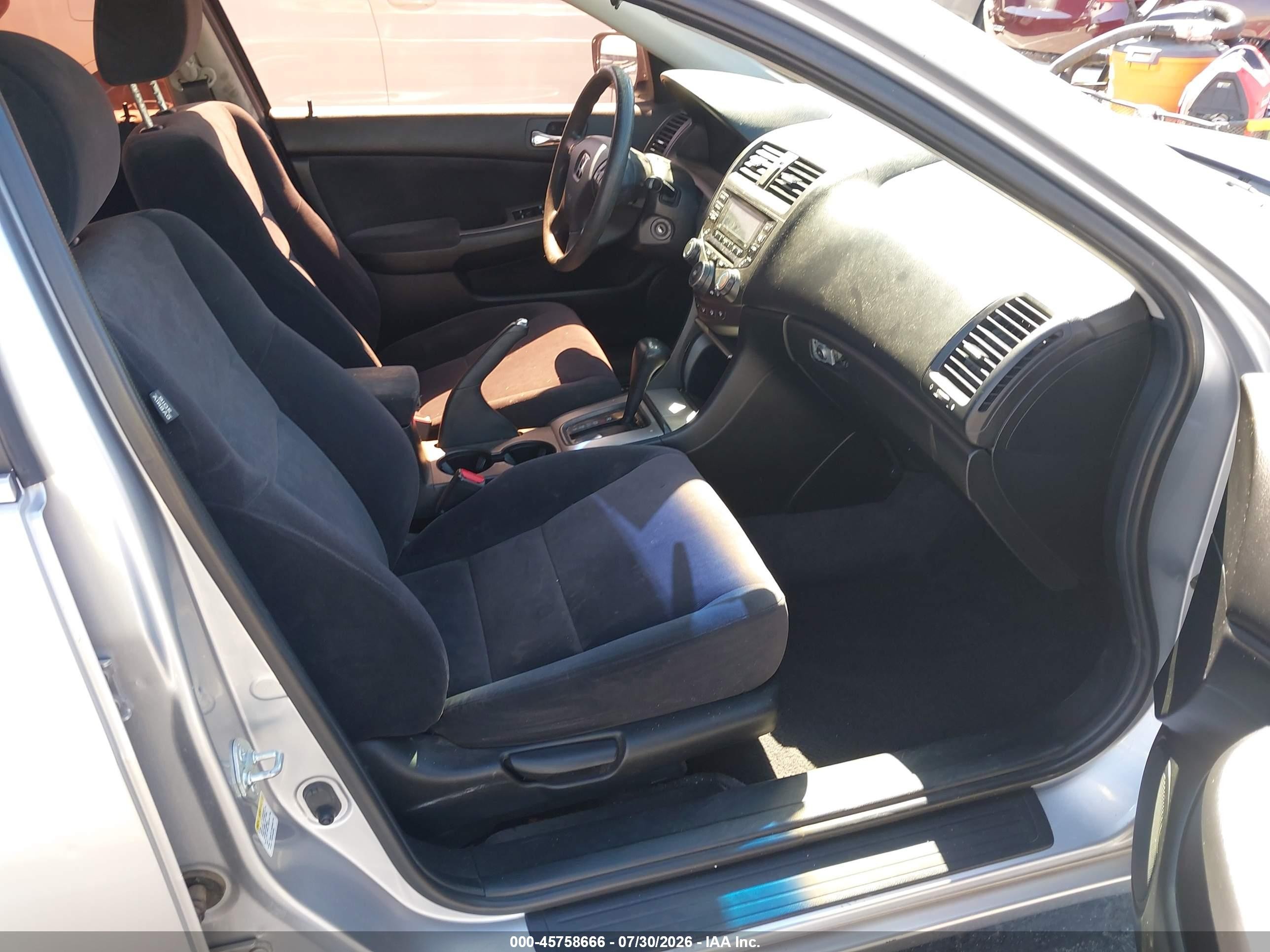 2004 Honda Accord 2.4 Ex Silver vin: JHMCM56754C018662