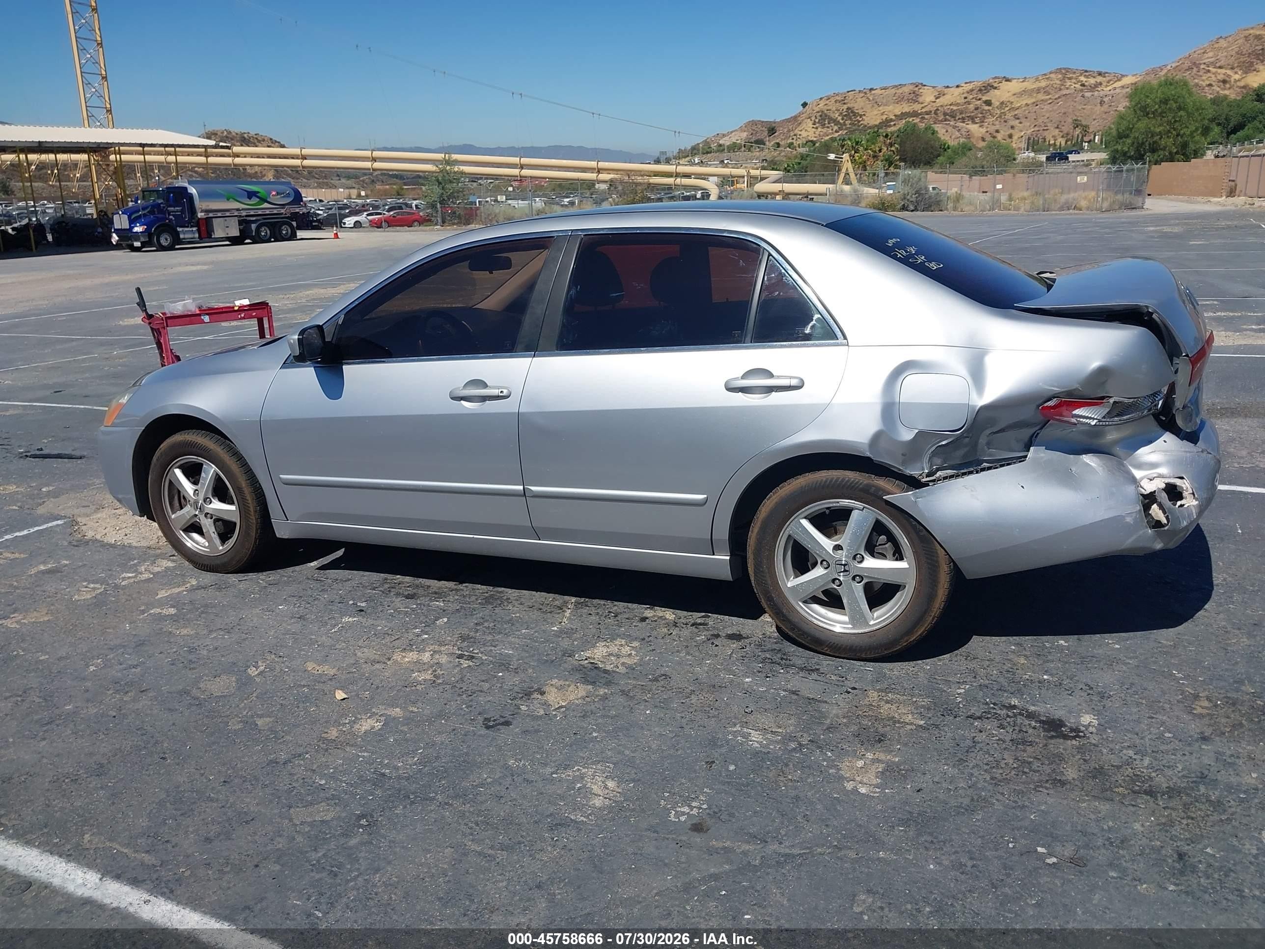 2004 Honda Accord 2.4 Ex Silver vin: JHMCM56754C018662