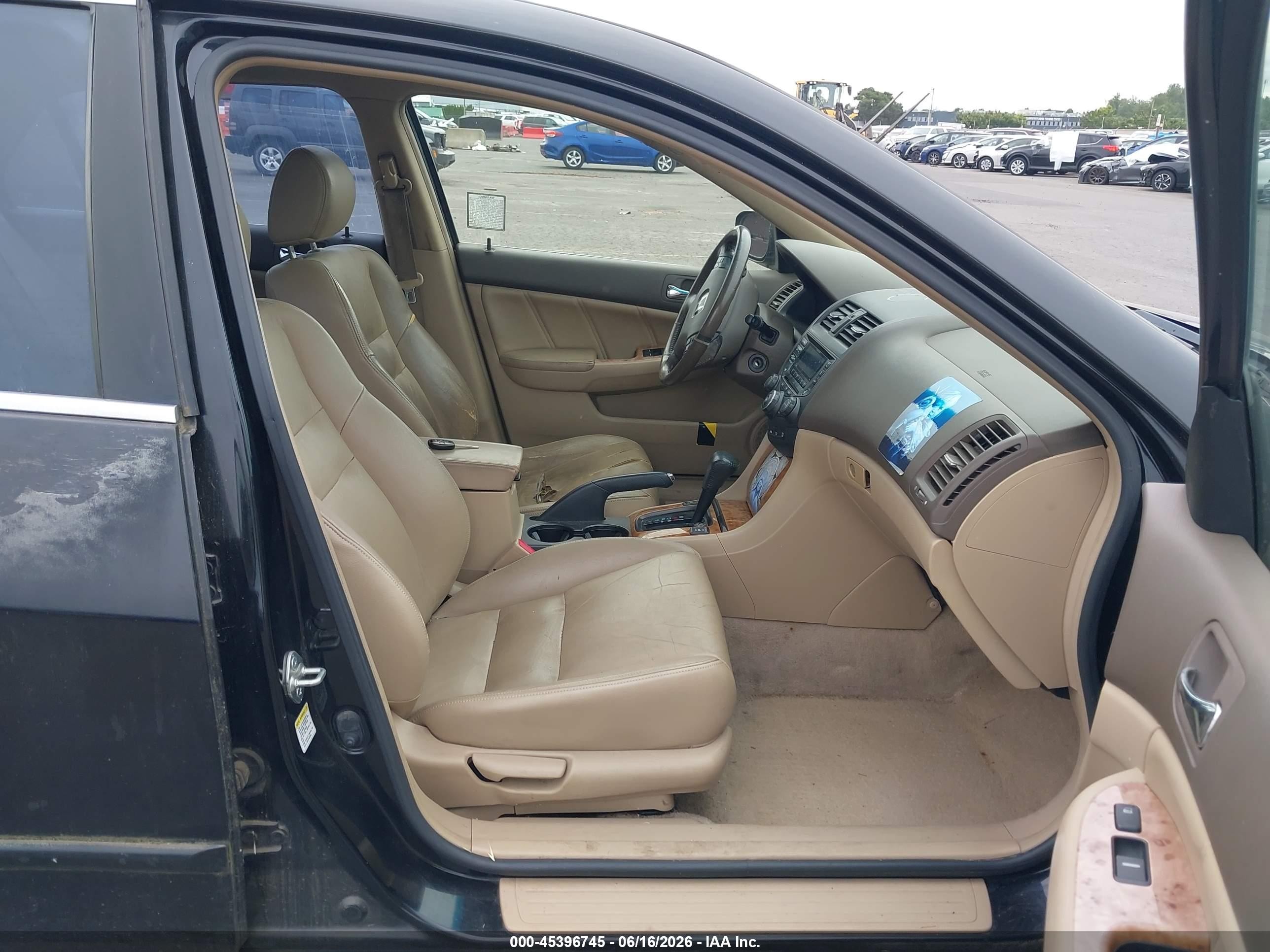 2004 Honda Accord 2.4 Ex Черный vin: JHMCM56814C035001