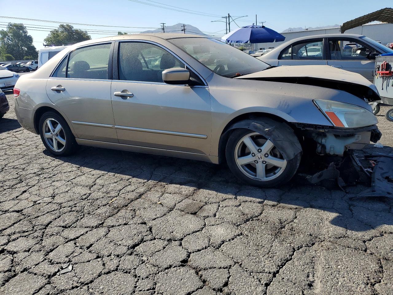 2004 Honda Accord Ex Gold vin: JHMCM56824C002332