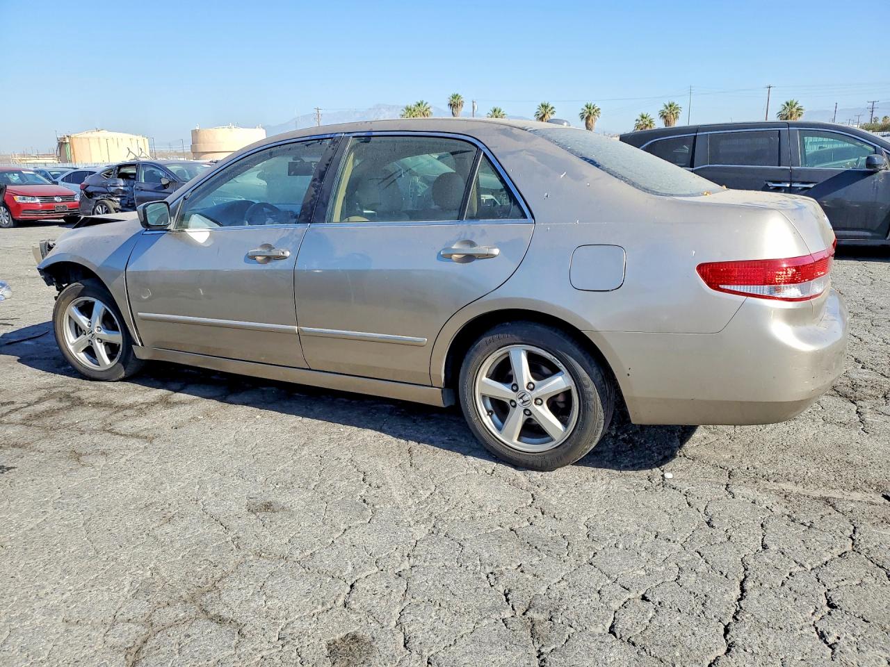 2004 Honda Accord Ex Gold vin: JHMCM56824C002332