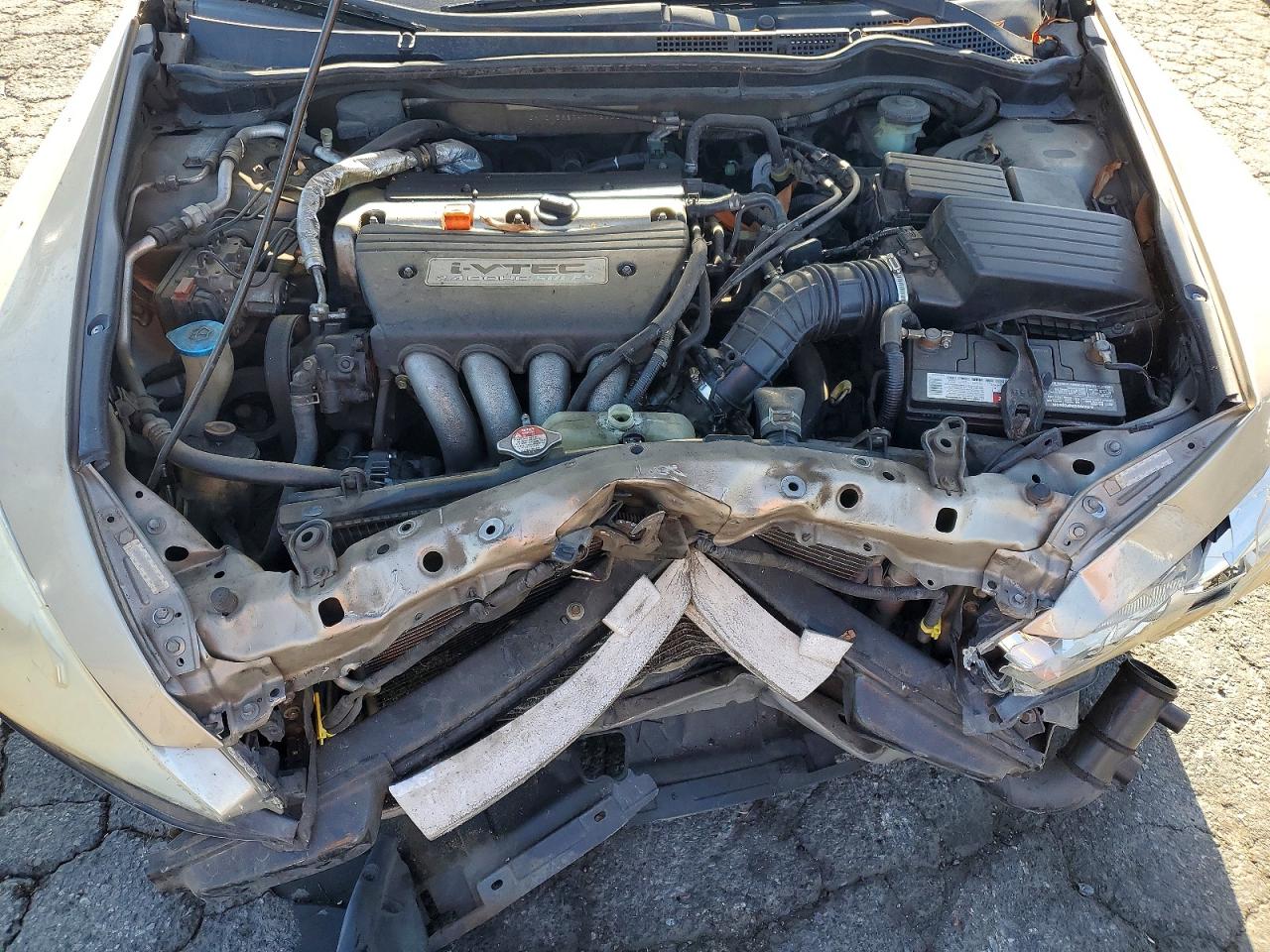 2004 Honda Accord Ex Gold vin: JHMCM56824C002332