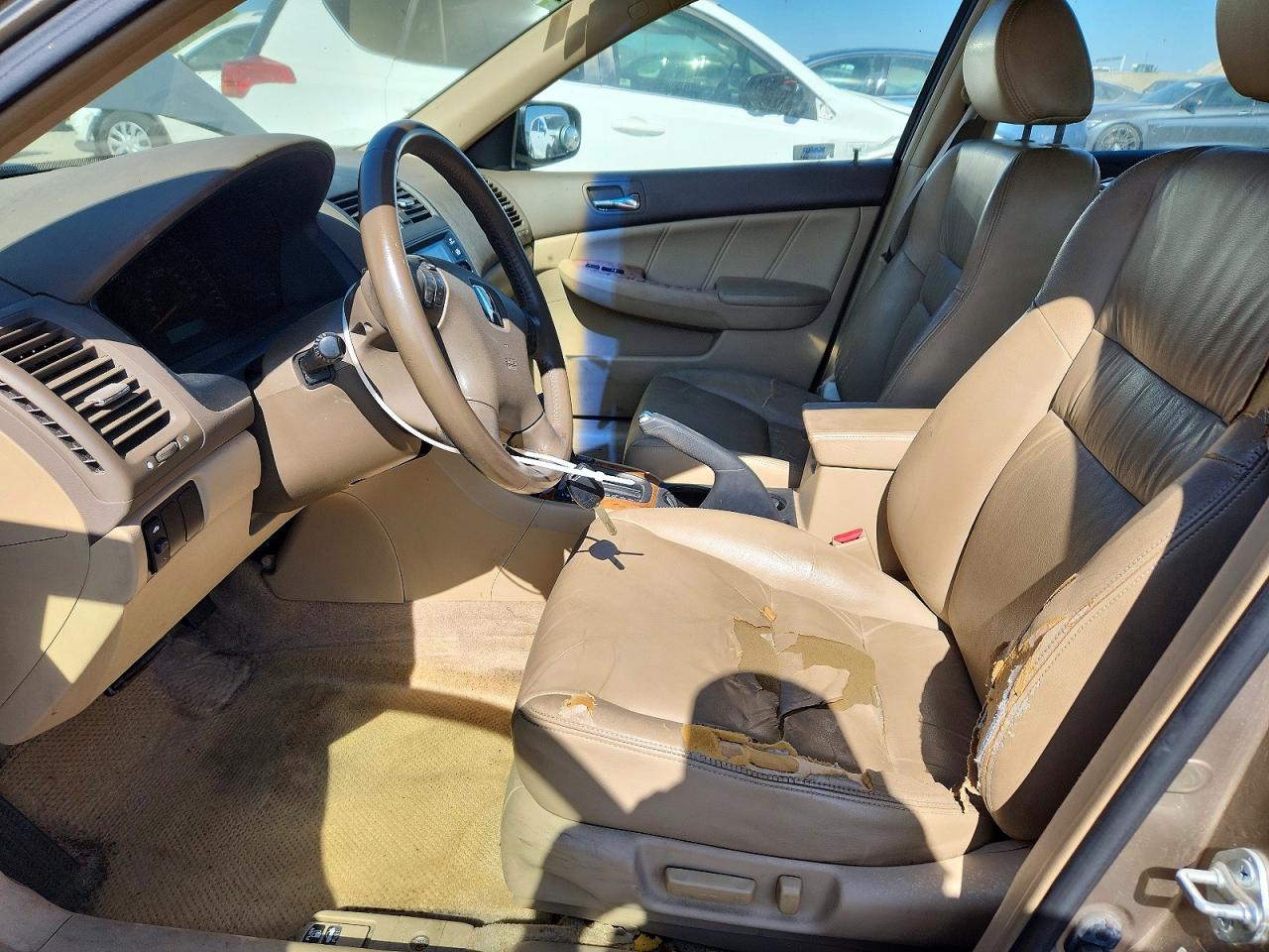 2004 Honda Accord Ex Gold vin: JHMCM56824C008096