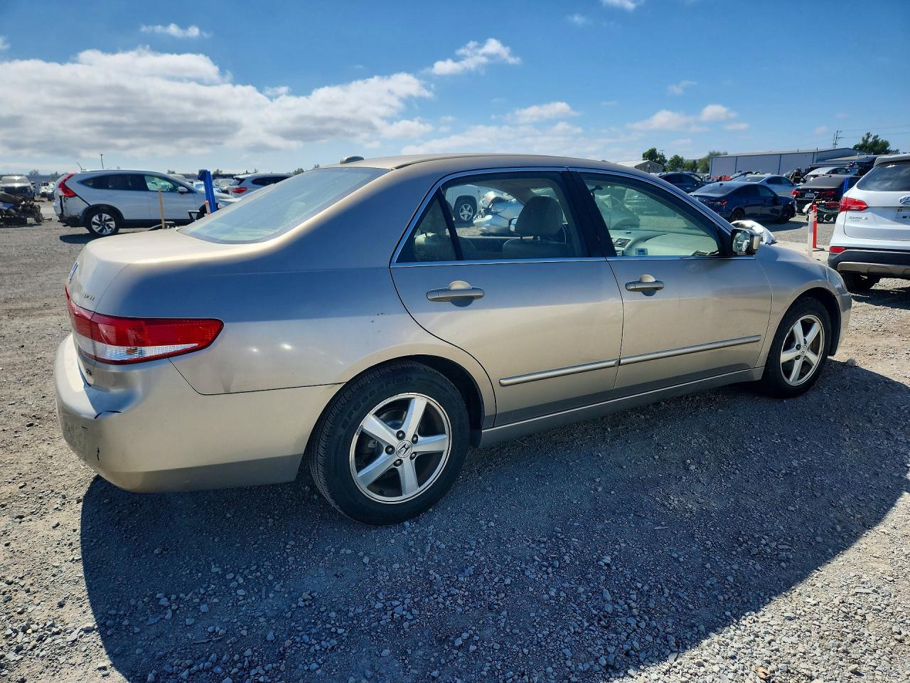 2004 Honda Accord Ex Gold vin: JHMCM56824C008096