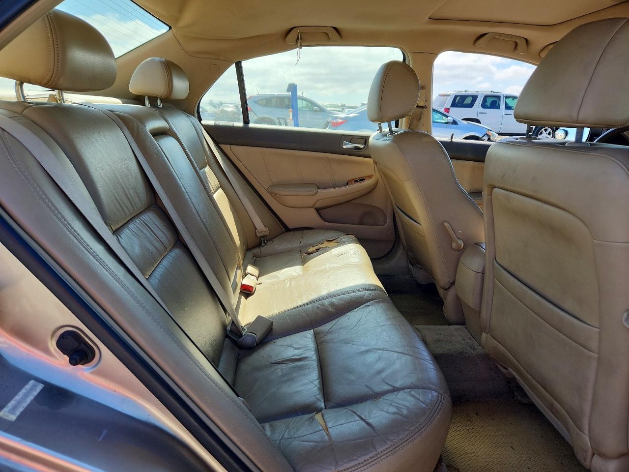 2004 Honda Accord Ex Gold vin: JHMCM56824C008096
