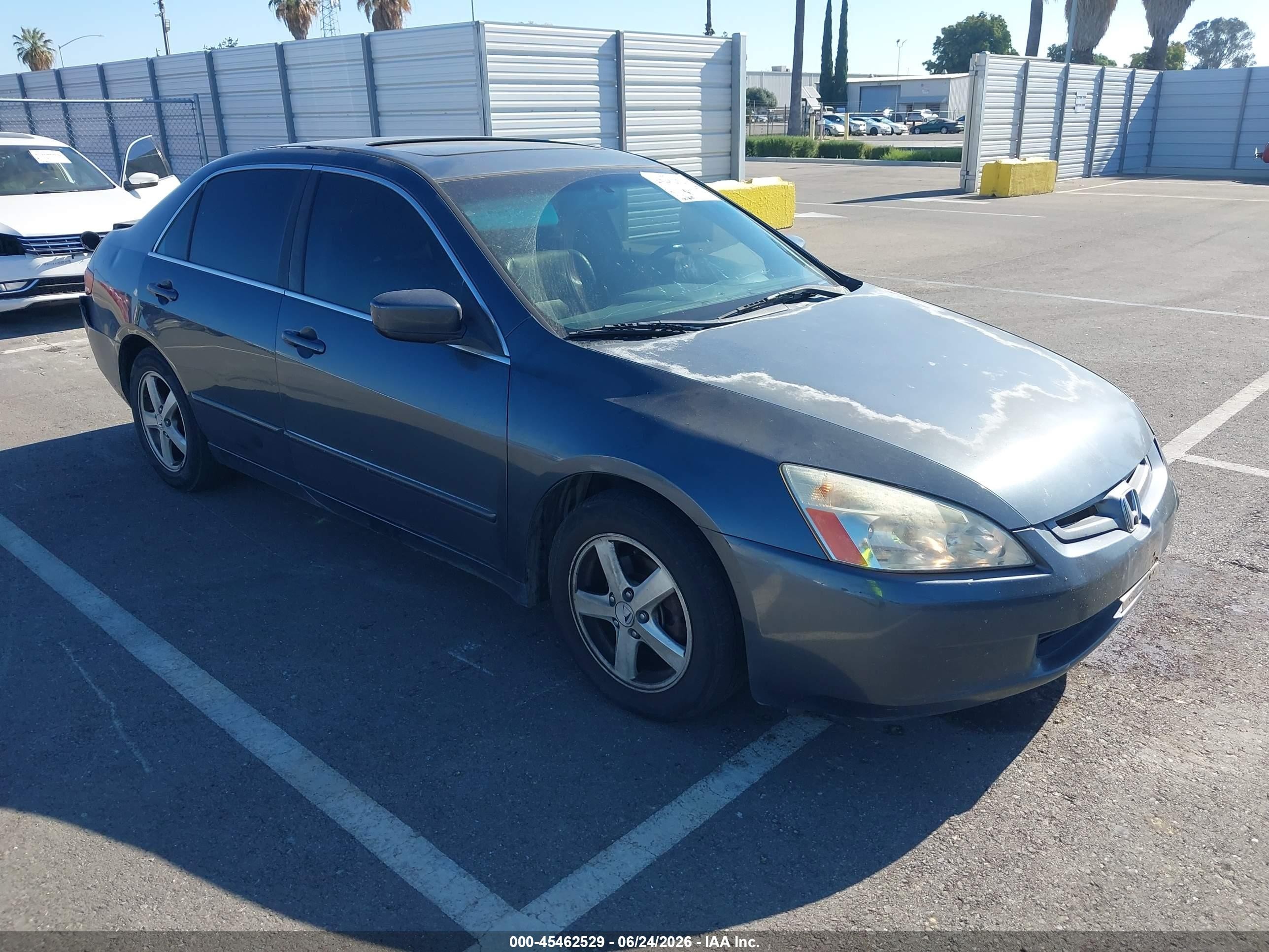 JHMCM56824C030857
