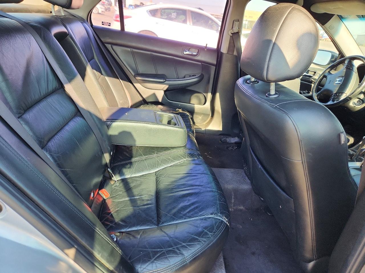 2004 Honda Accord Ex Silver vin: JHMCM56834C002680