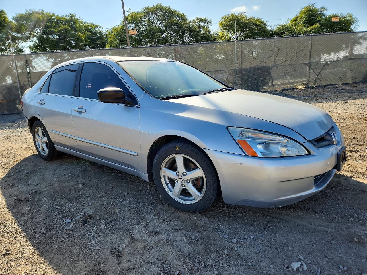 2004 Honda Accord Ex Silver vin: JHMCM56854C036491