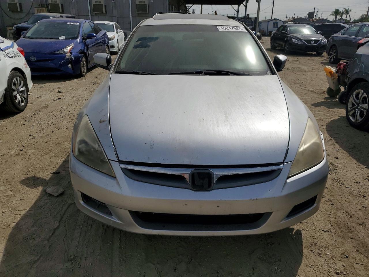 2006 Honda Accord Ex Silver vin: JHMCM56856C007639