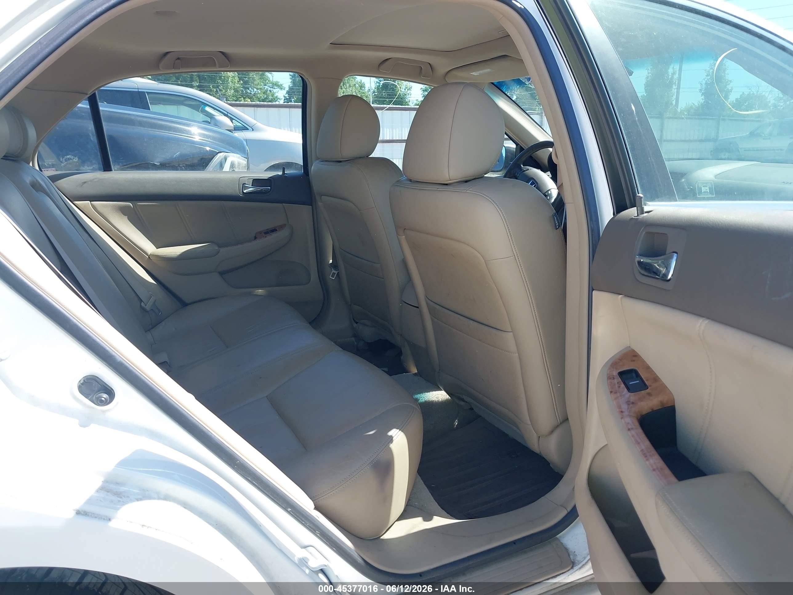 2004 Honda Accord 2.4 Ex Белый vin: JHMCM56864C011907
