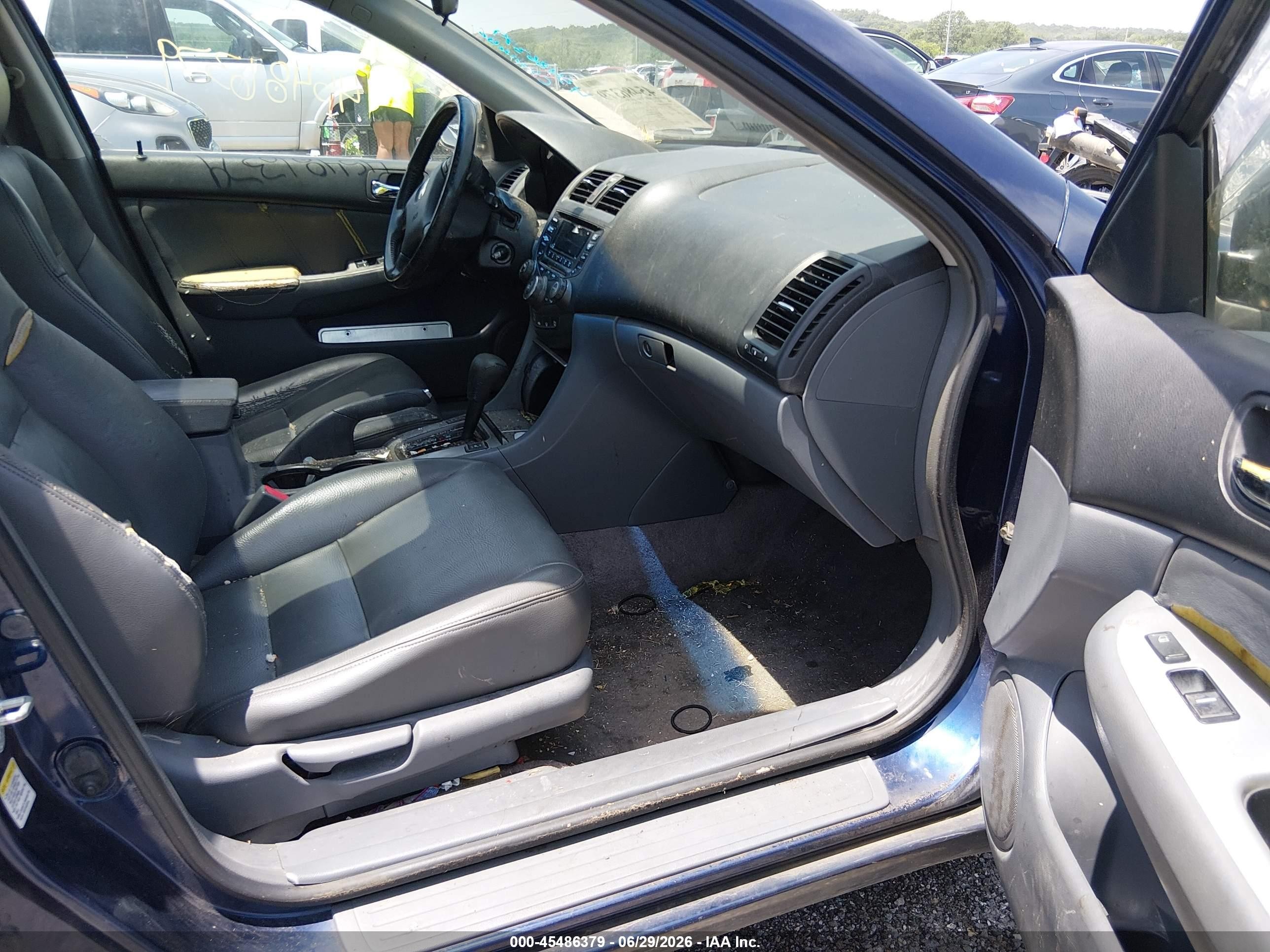 2004 Honda Accord 2.4 Ex Blue vin: JHMCM56874C001211
