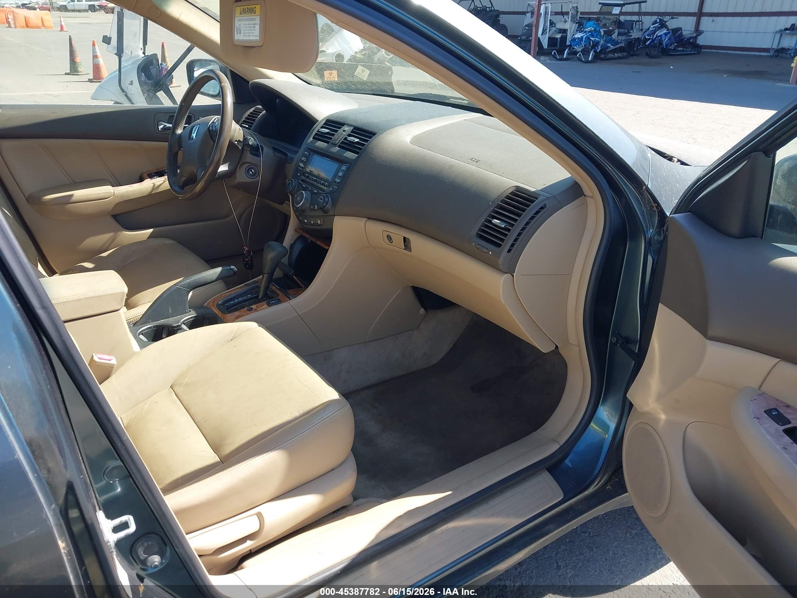 2004 Honda Accord 2.4 Ex Green vin: JHMCM56874C013827