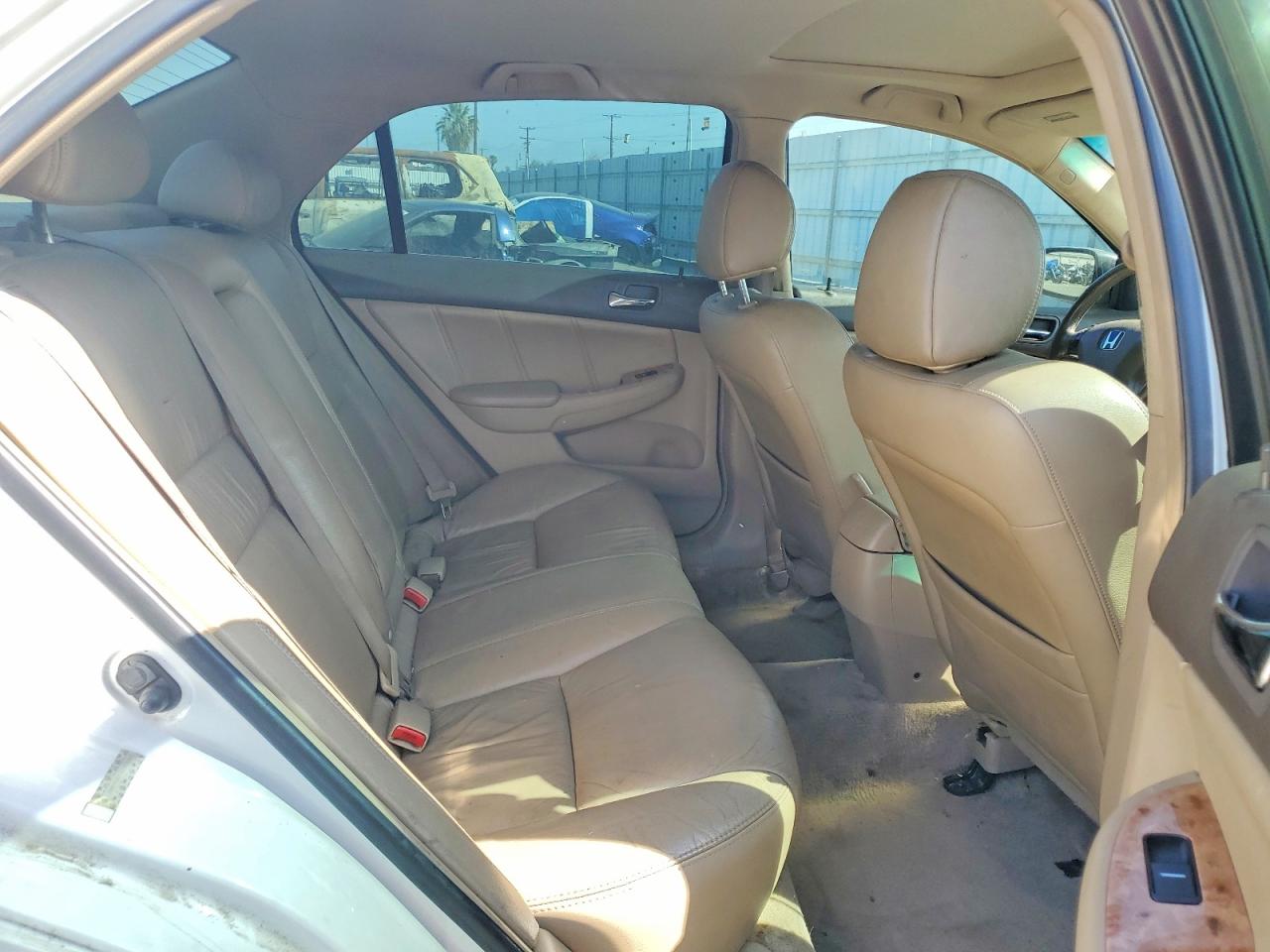 2004 Honda Accord Ex White vin: JHMCM56874C033365