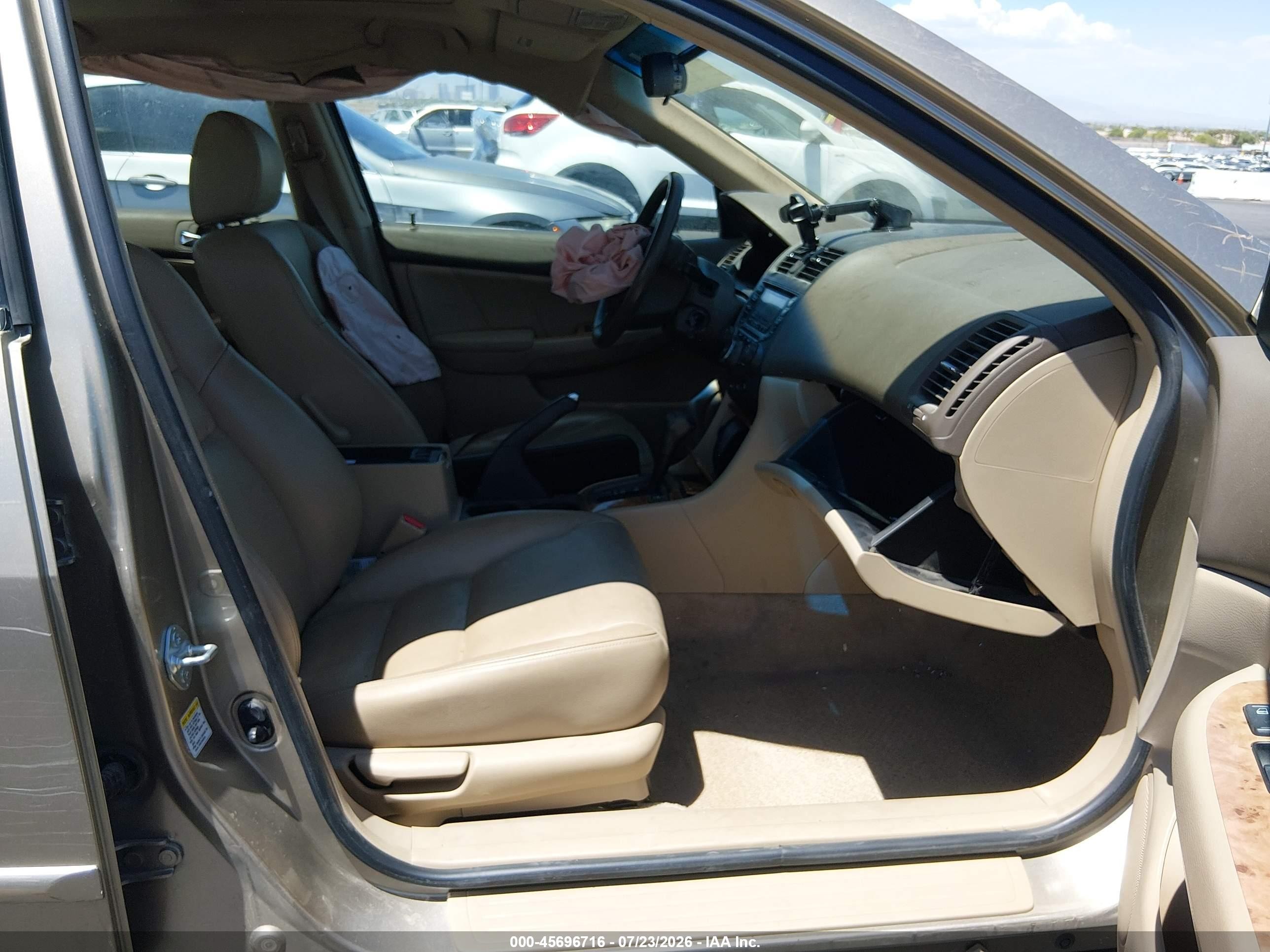 2005 Honda Accord 2.4 Ex Beige vin: JHMCM56895C004466