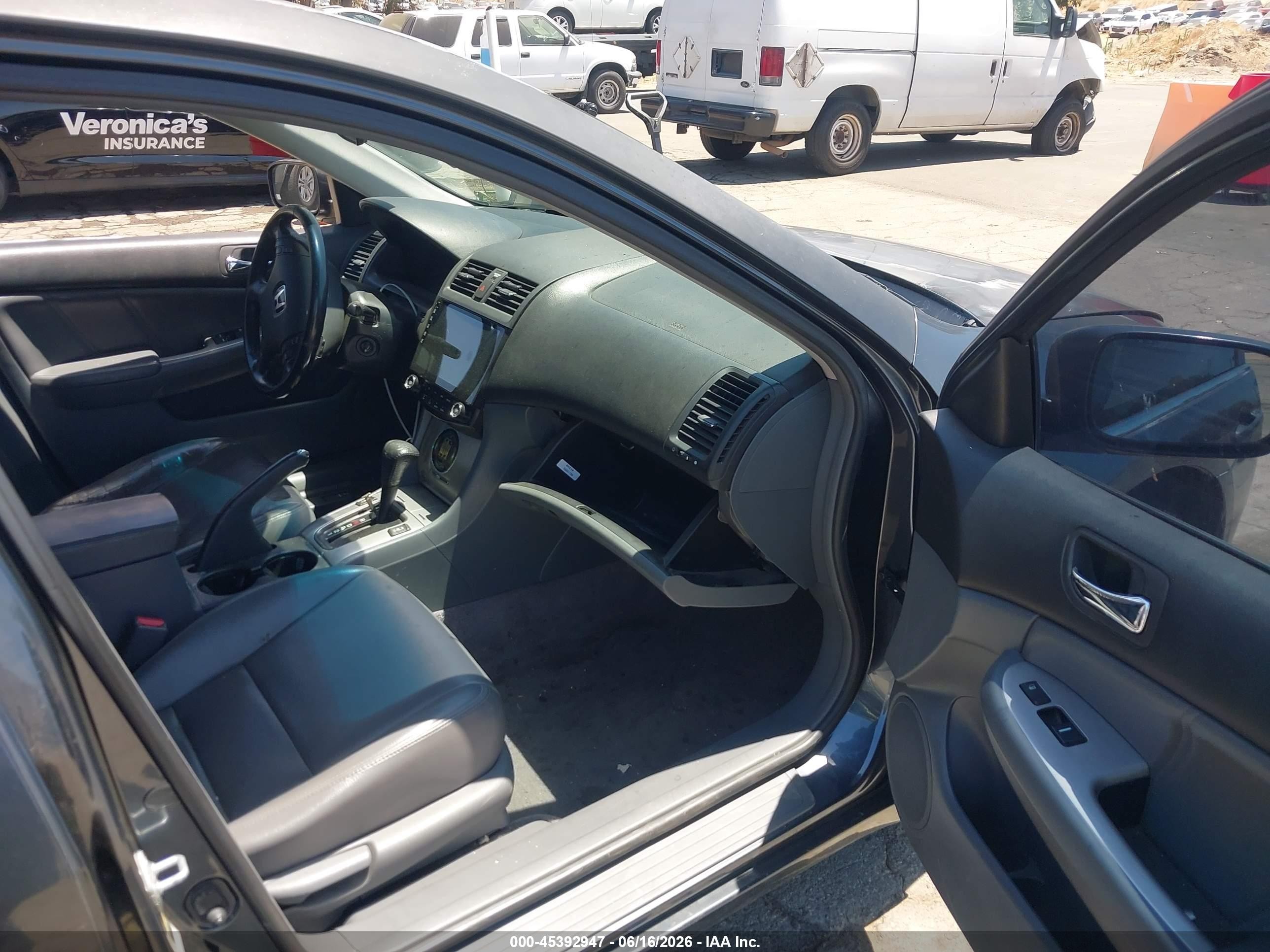 2005 Honda Accord 2.4 Ex Серый vin: JHMCM568X5C004296