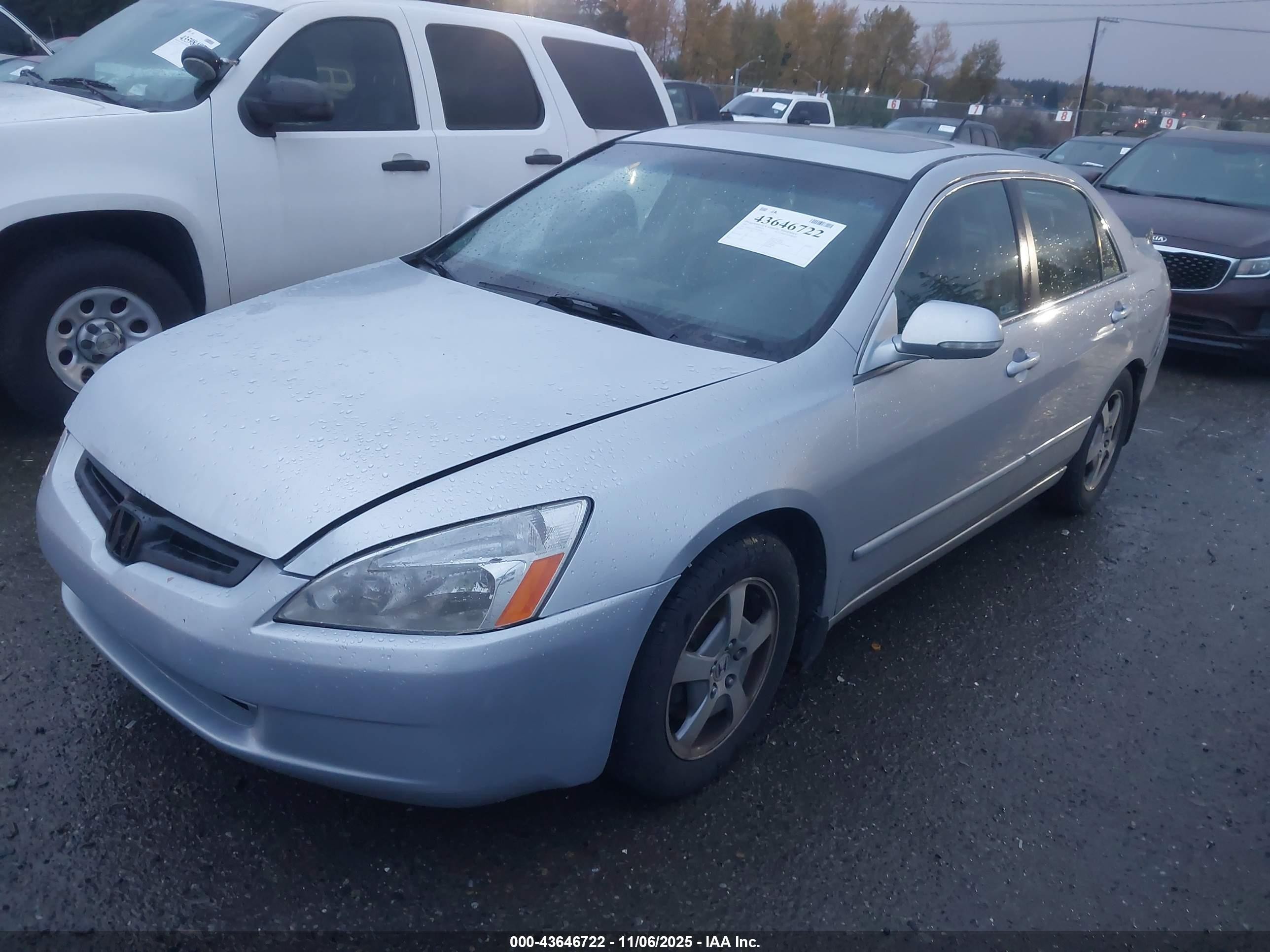 2007 Honda Accord Hybrid   Silver vin: JHMCN36417C000087