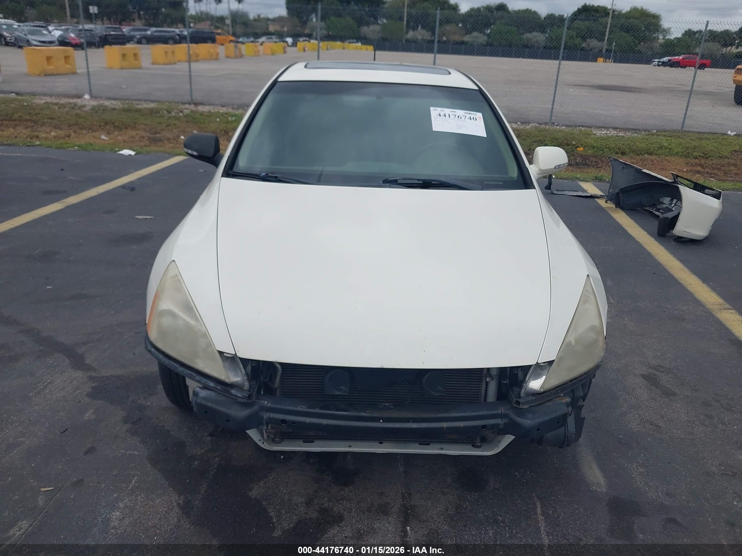 2007 Honda Accord Hybrid   White vin: JHMCN36417C002874