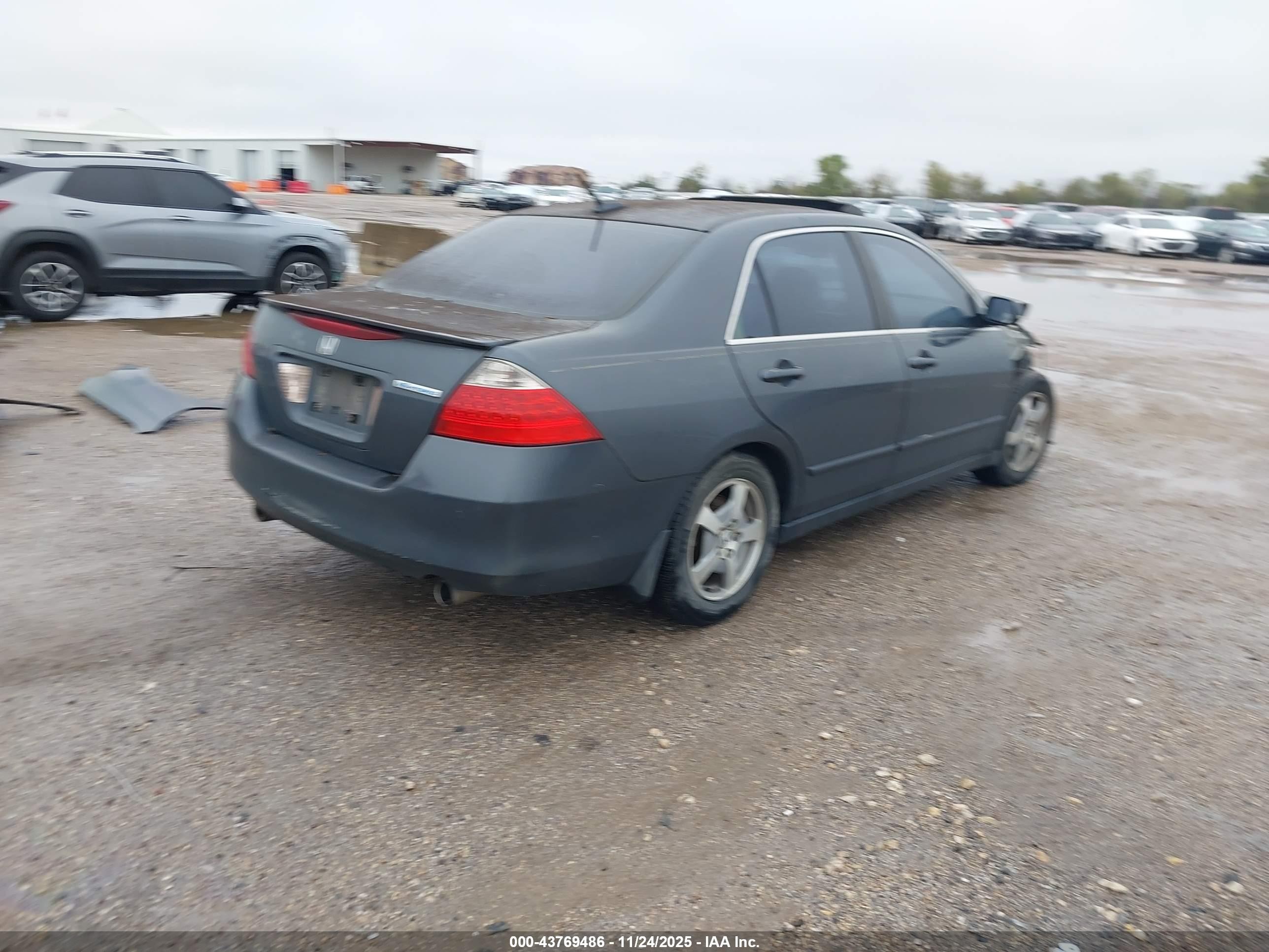 2007 Honda Accord Hybrid   Gray vin: JHMCN36437C003640