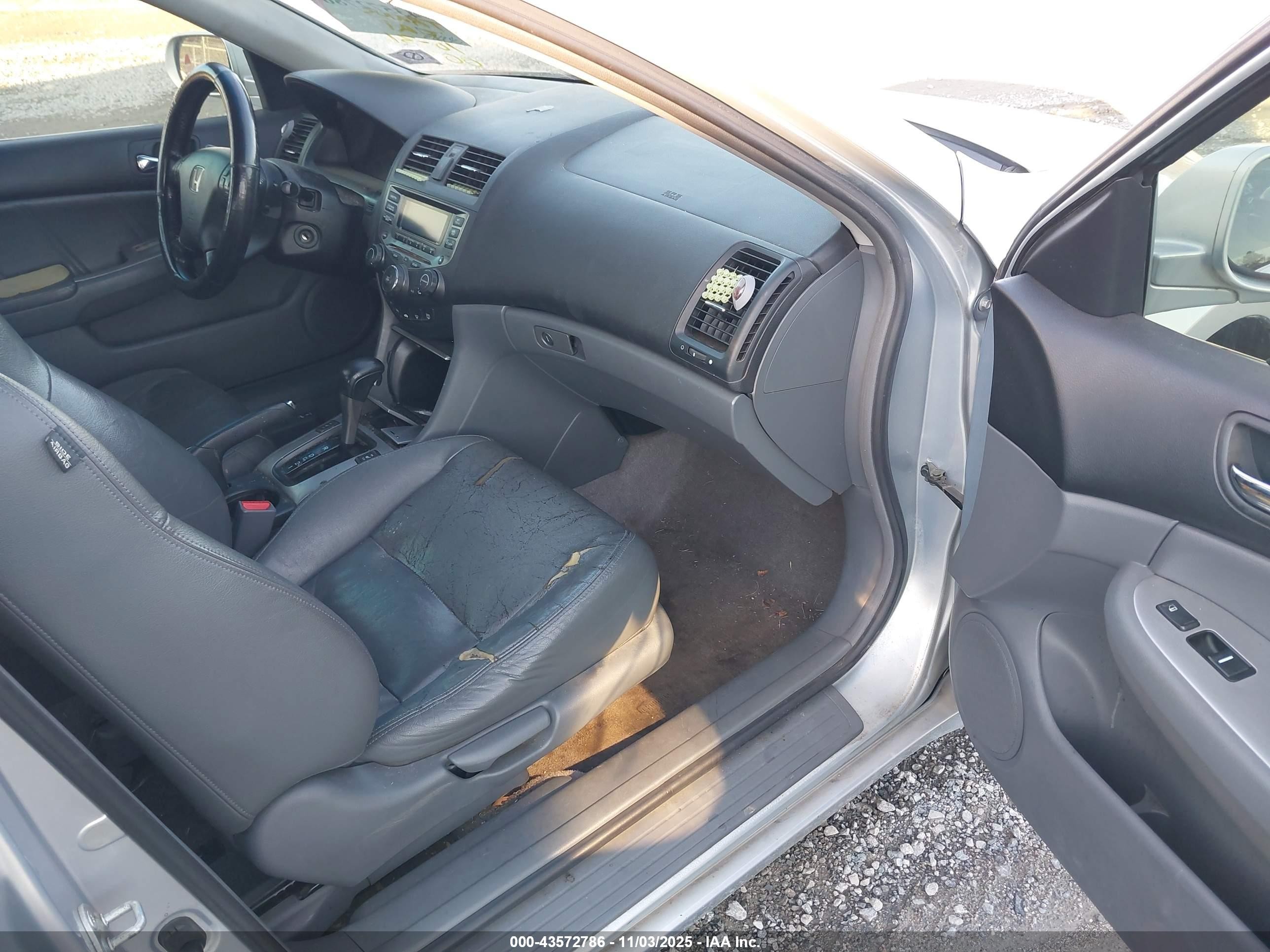 2007 Honda Accord Hybrid   Silver vin: JHMCN36467C000098