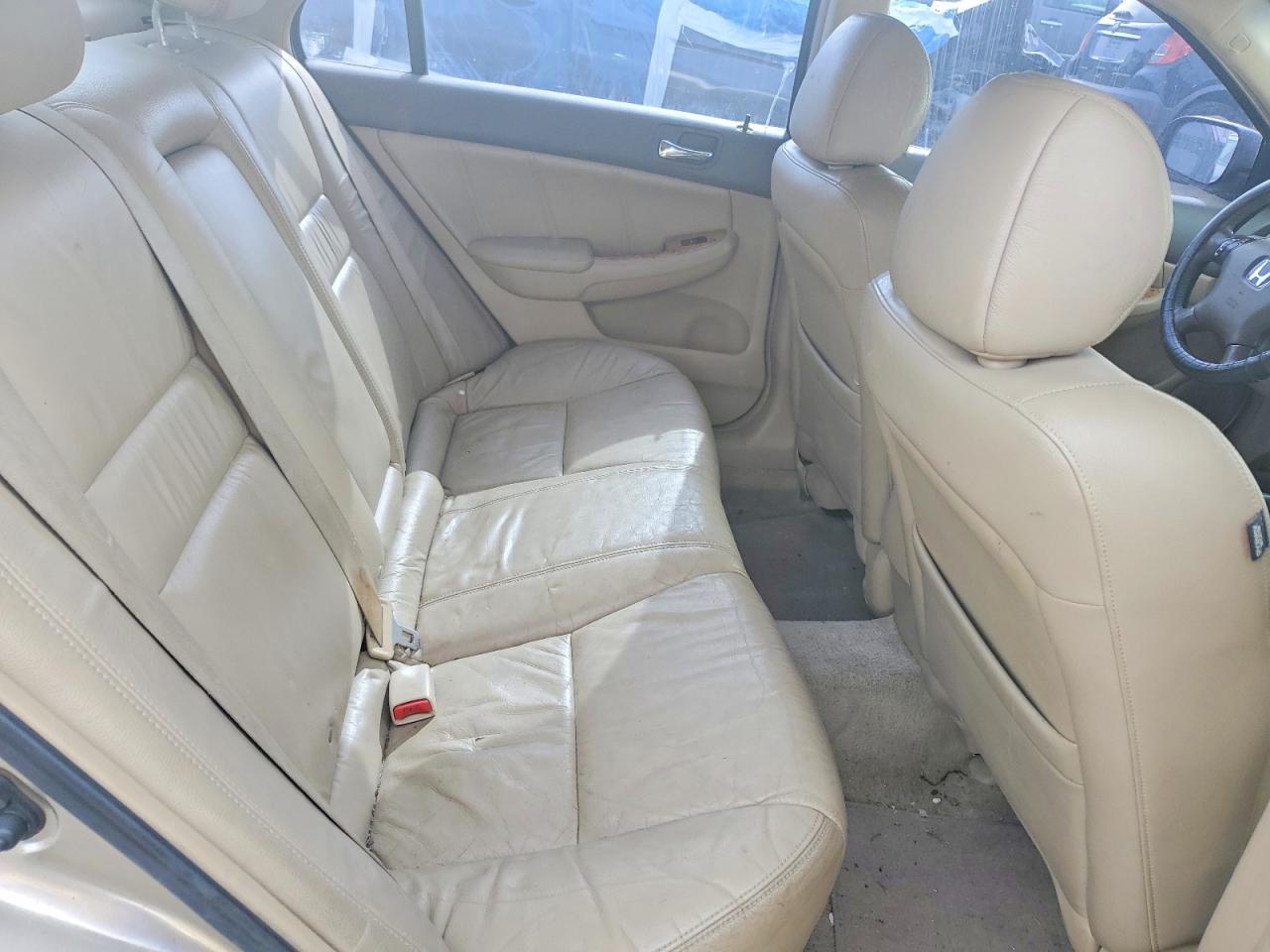 2005 Honda Accord Hybrid Gold vin: JHMCN36475C018901