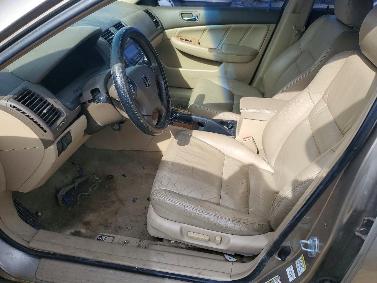 2005 Honda Accord Hybrid Gold vin: JHMCN36475C018901