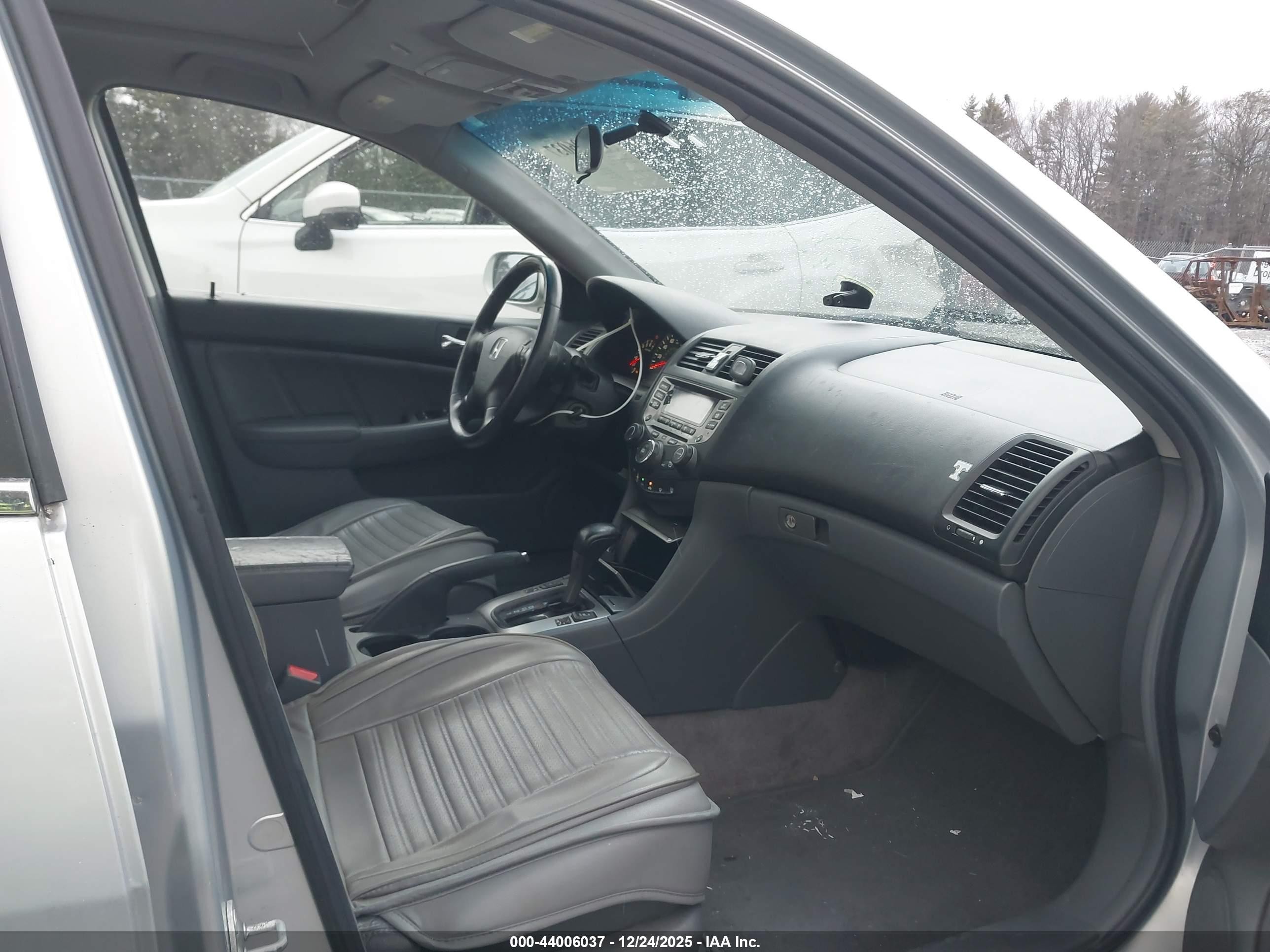 2007 Honda Accord Hybrid Silver vin: JHMCN36477C003124